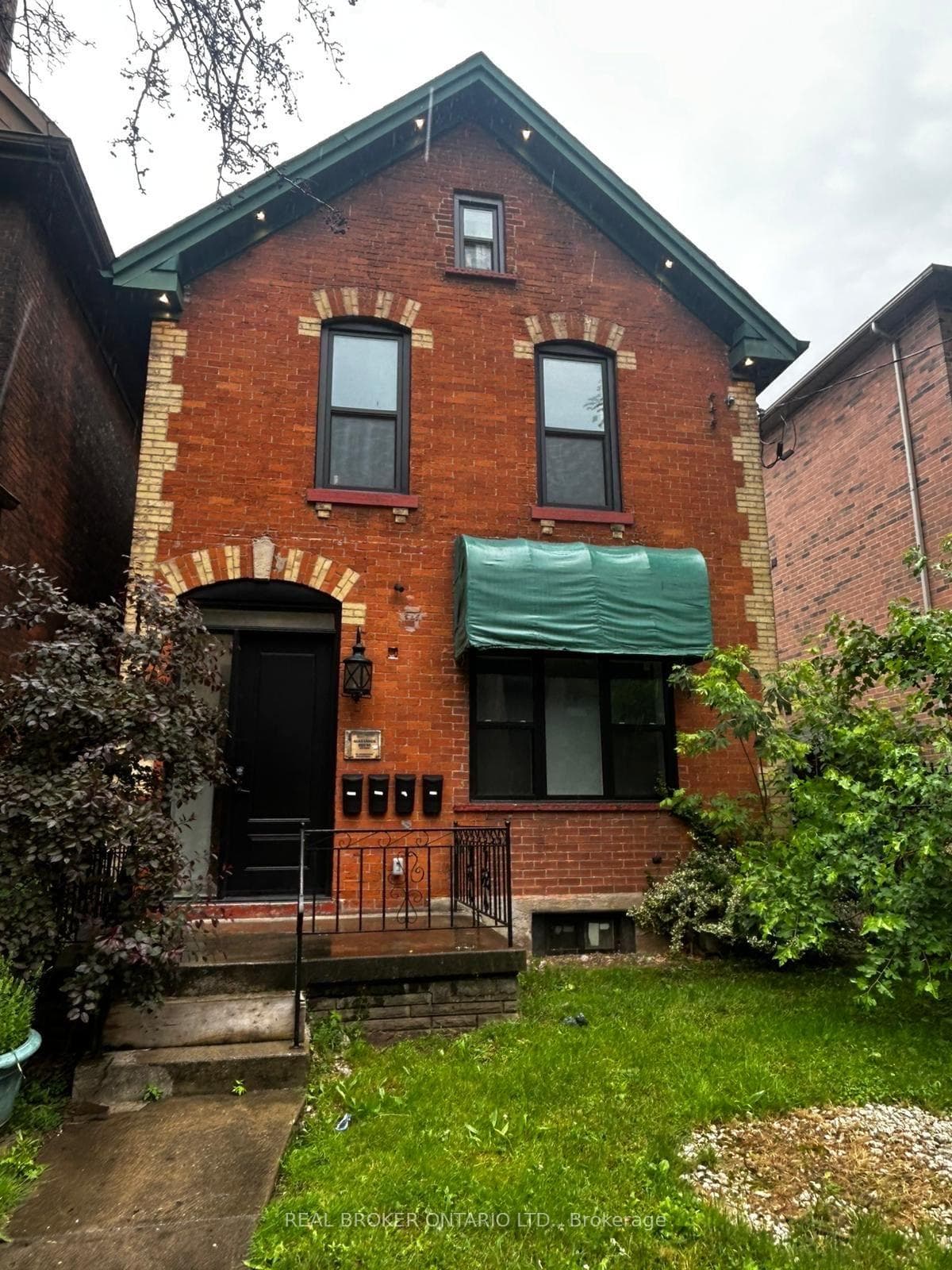 30 Victoria Avenue
