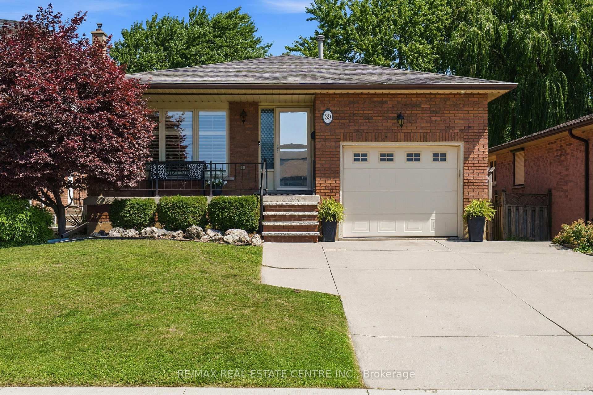 39 Trenholme Crescent