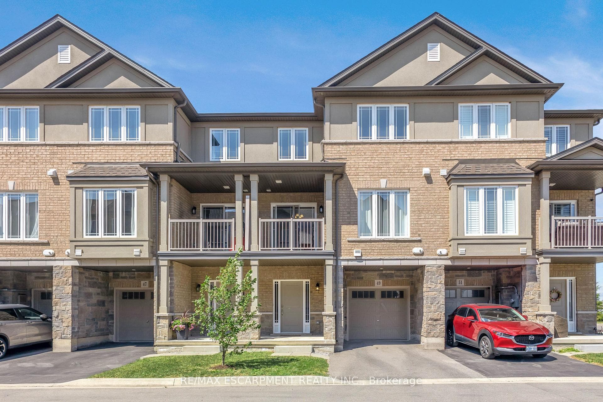 49 Laguna Village Crescent
