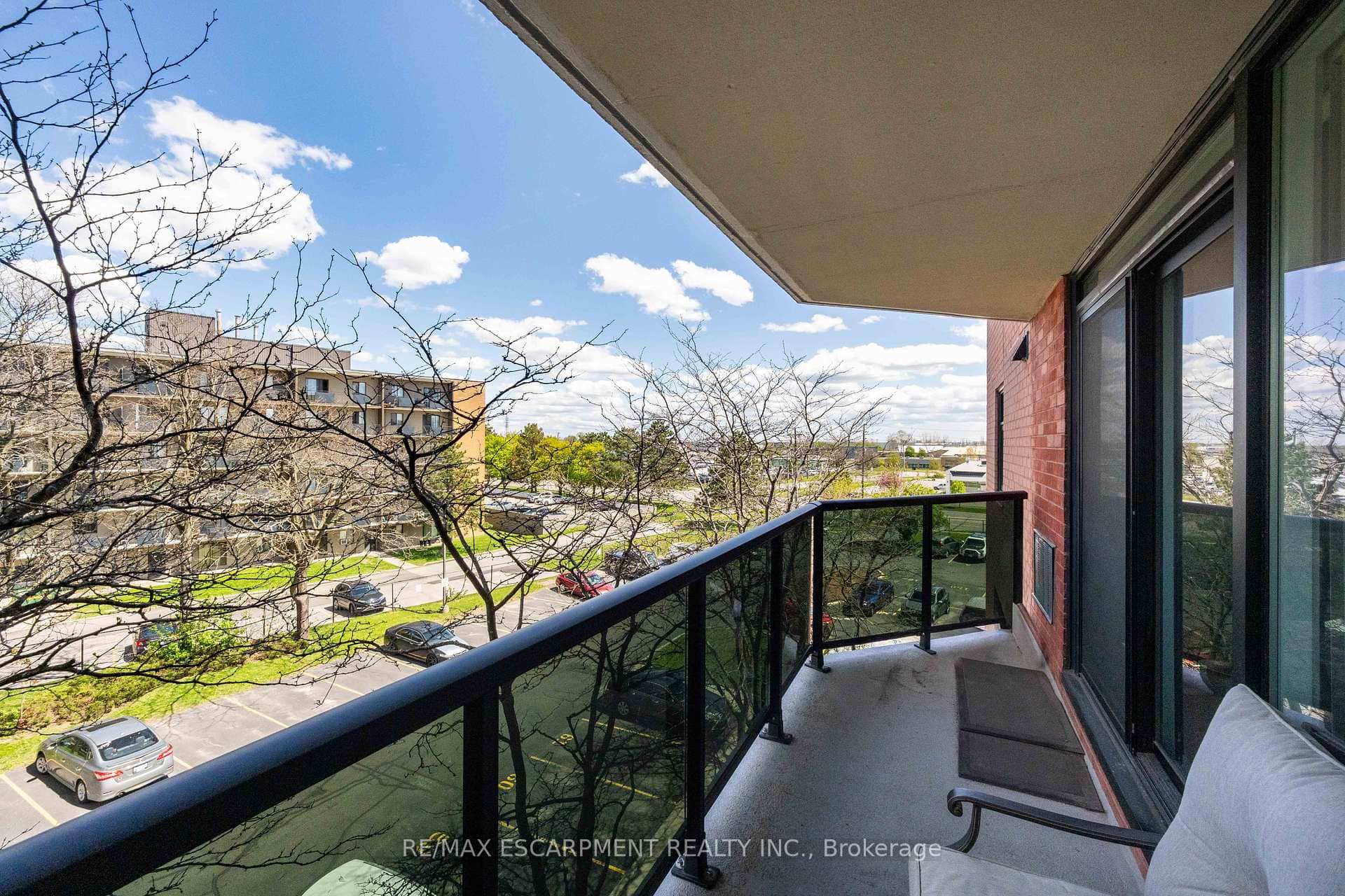 9 Bonheur Court Unit 401