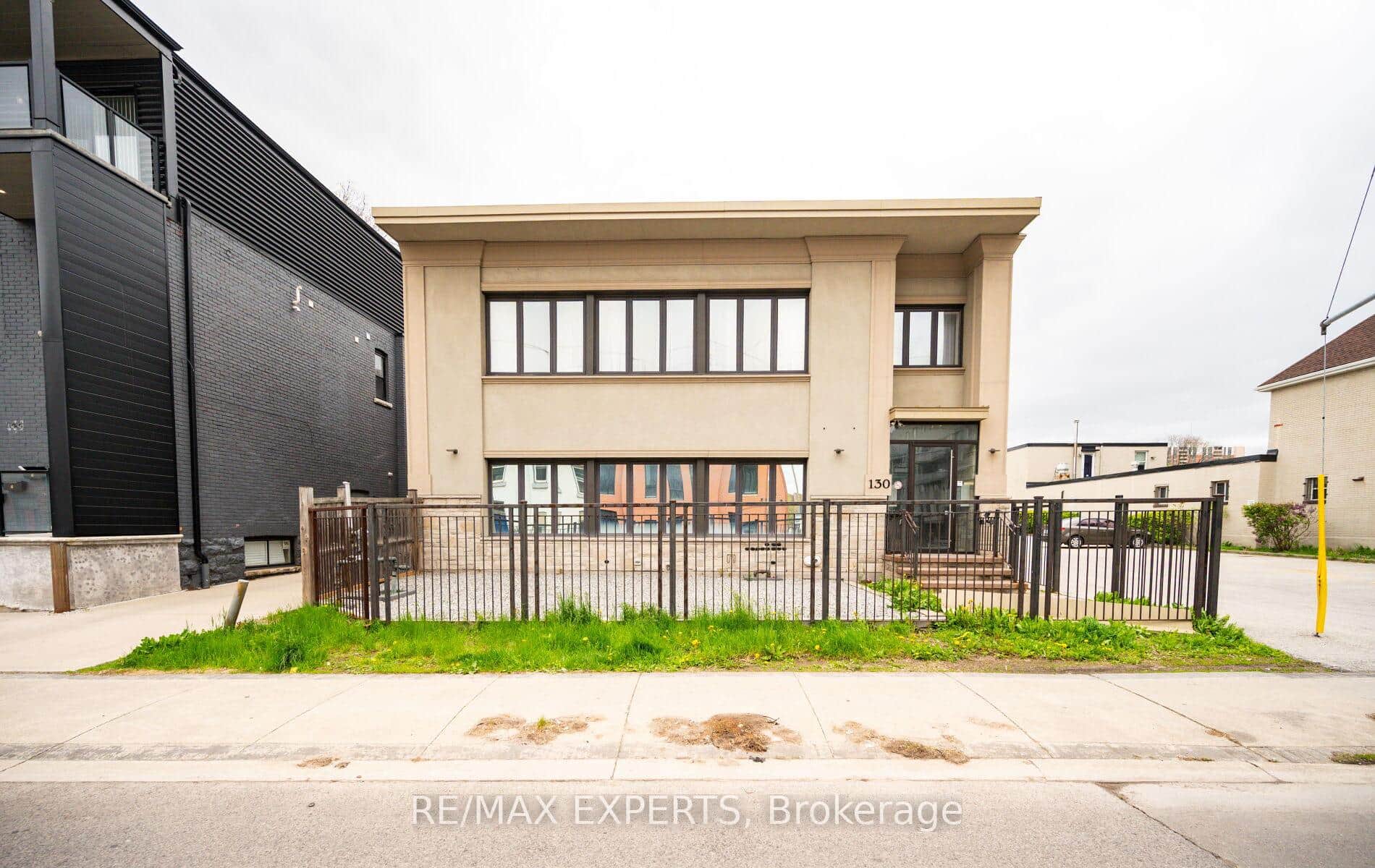 130 Wellington Street Unit 203