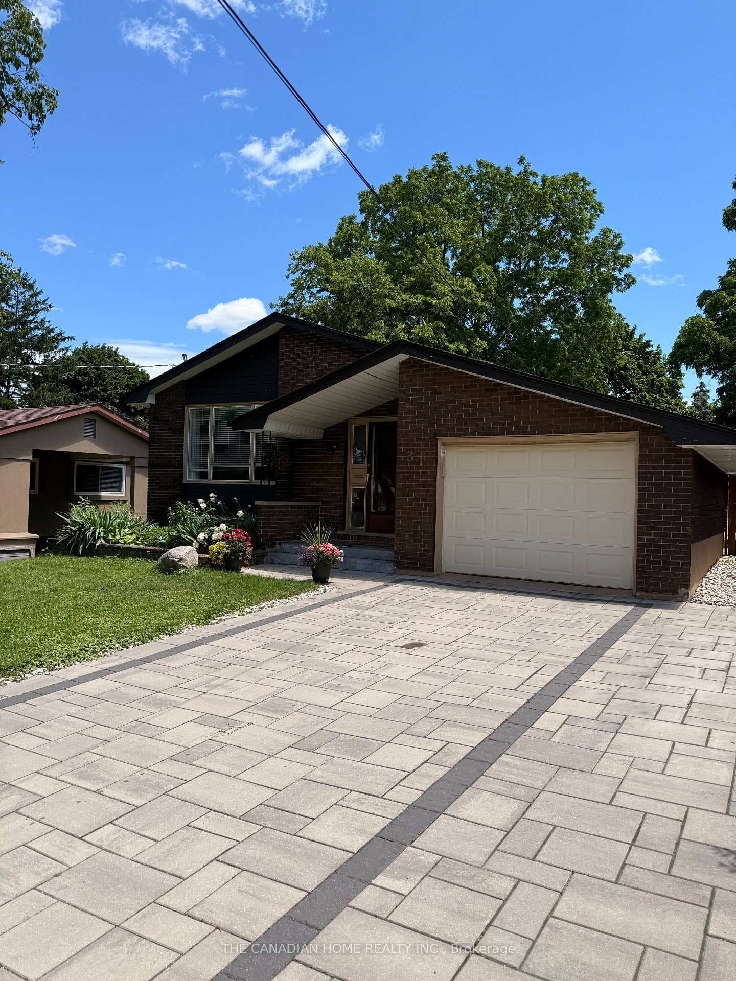 31 Brenlyn Court Unit UPPER