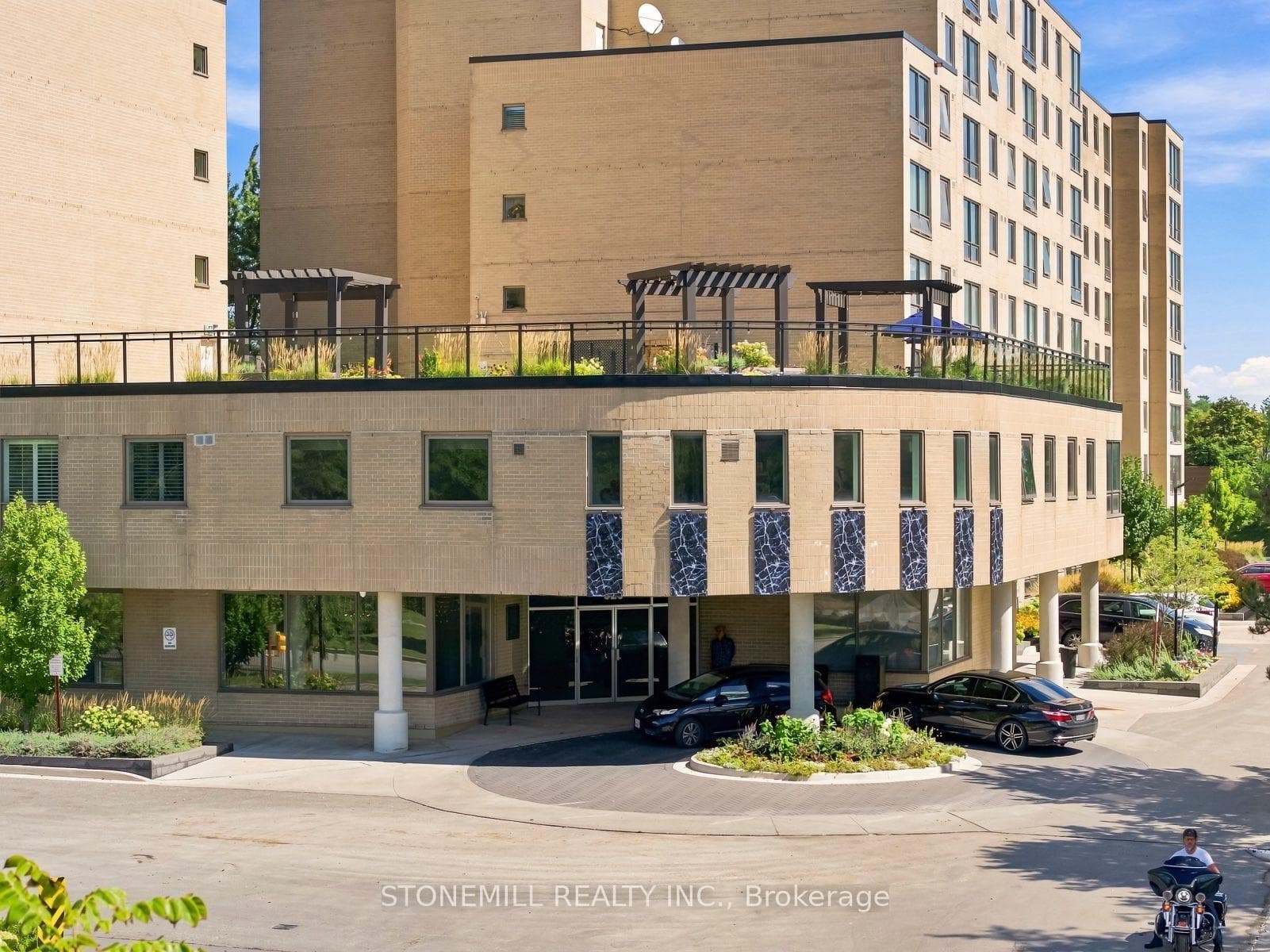 326 Major Mackenzie Drive Unit 814