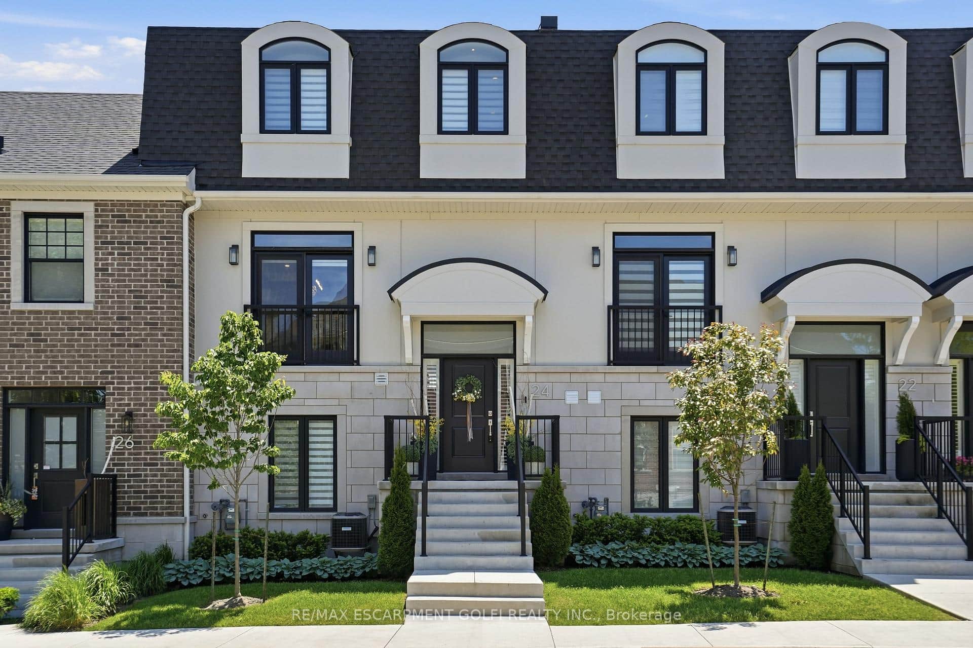 24 Willowbank Common