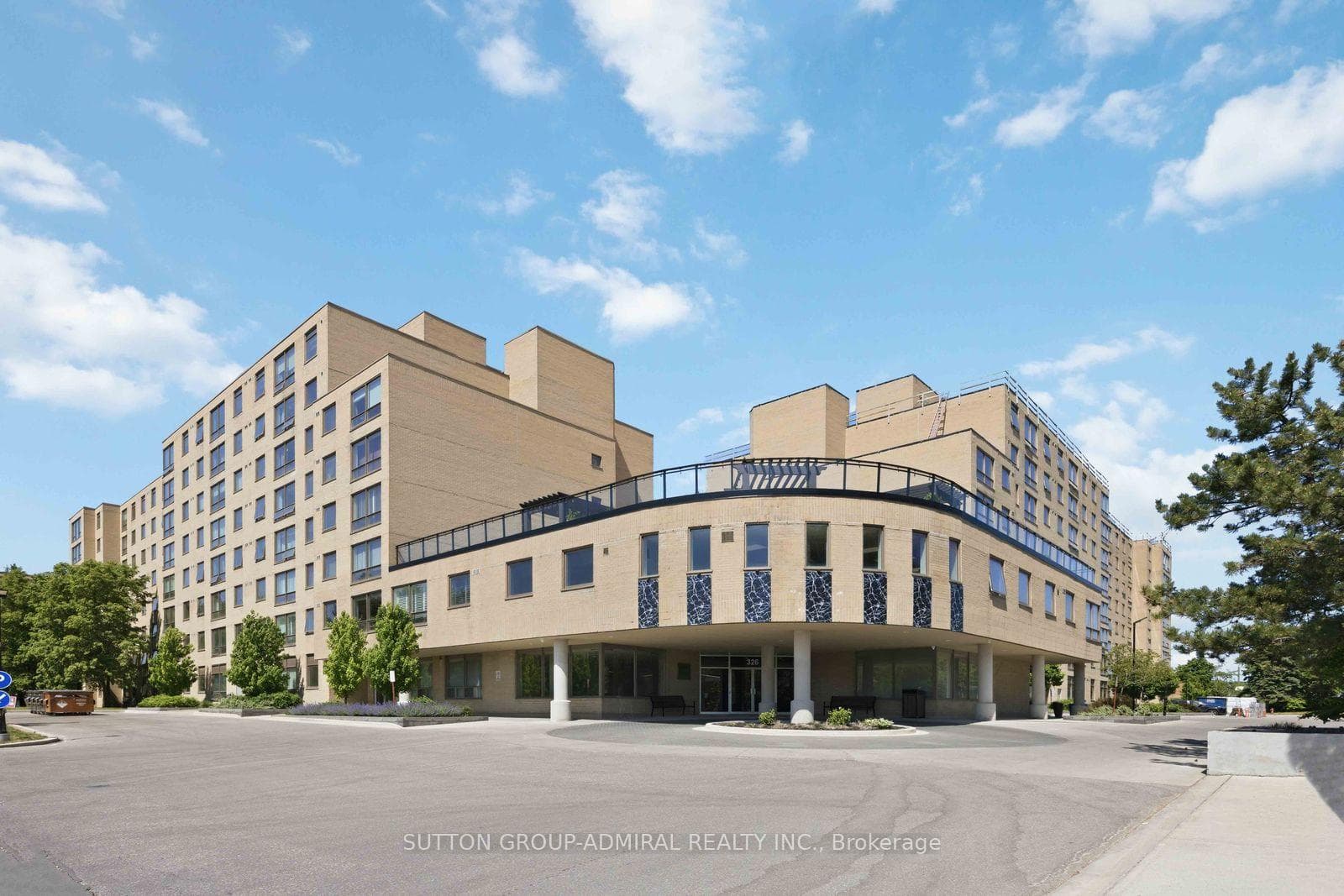 326 Major Mackenzie Drive Unit 220