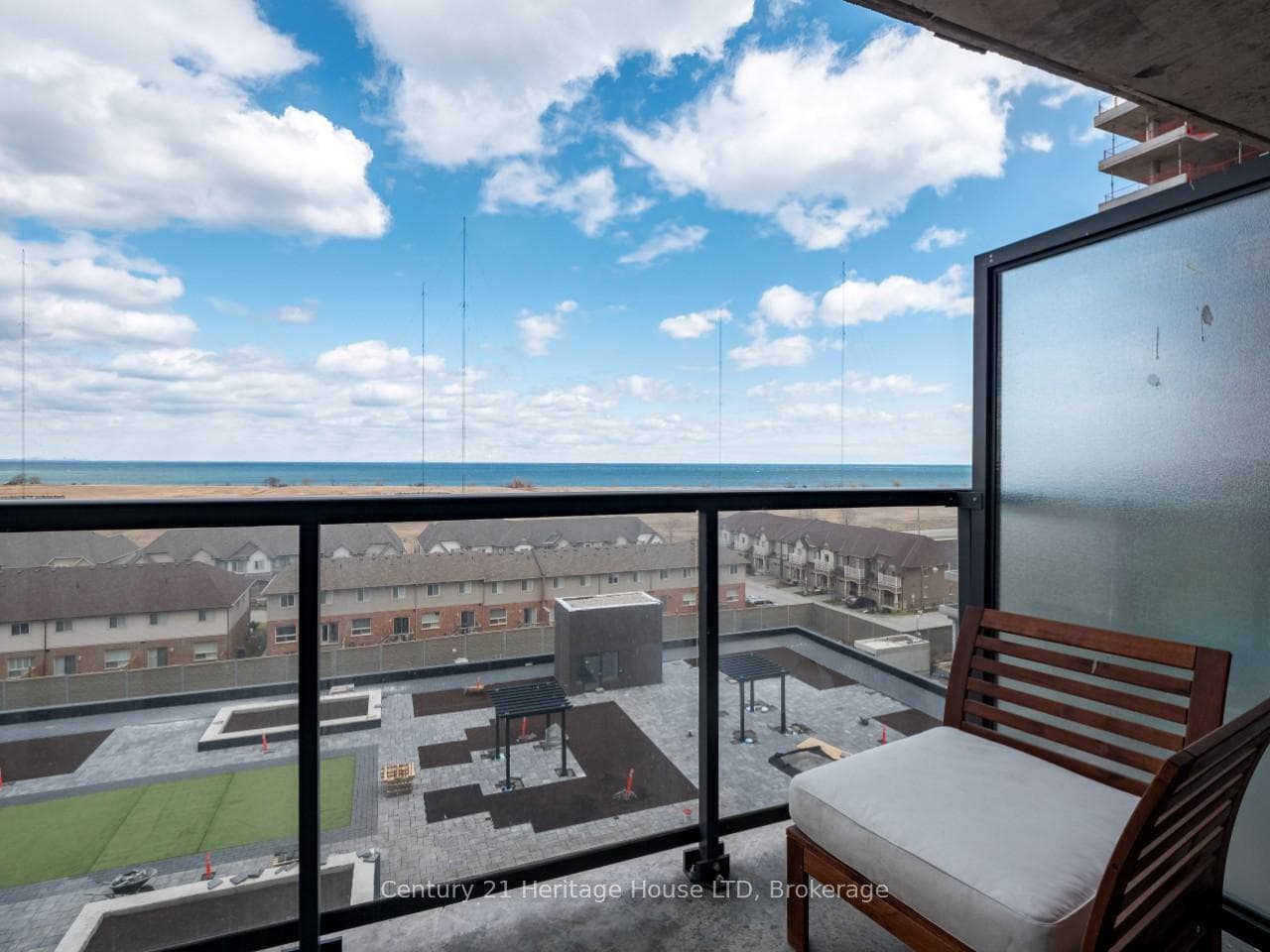 560 NORTH SERVICE Road Unit 608