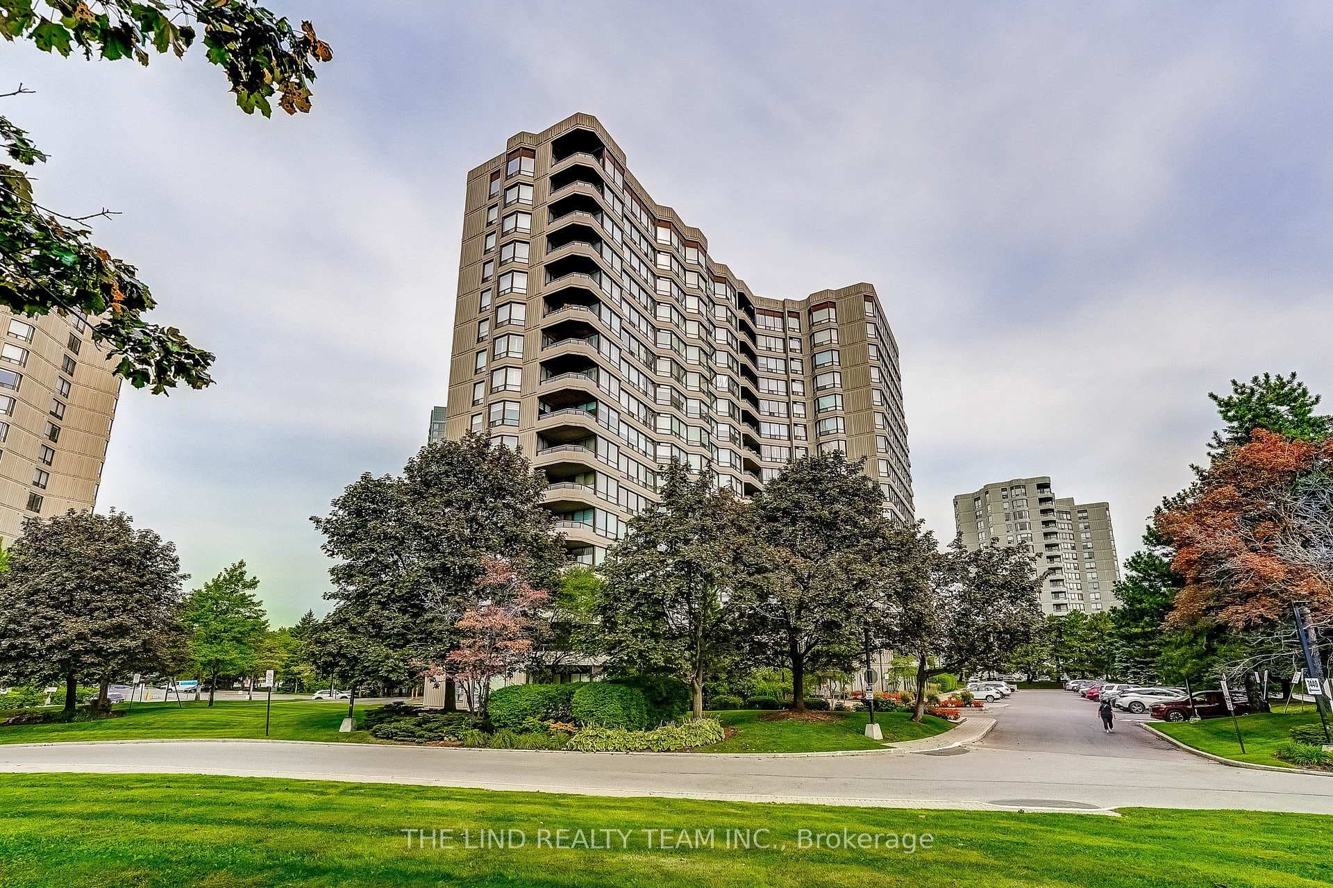 7440 Bathurst Street Unit 1402