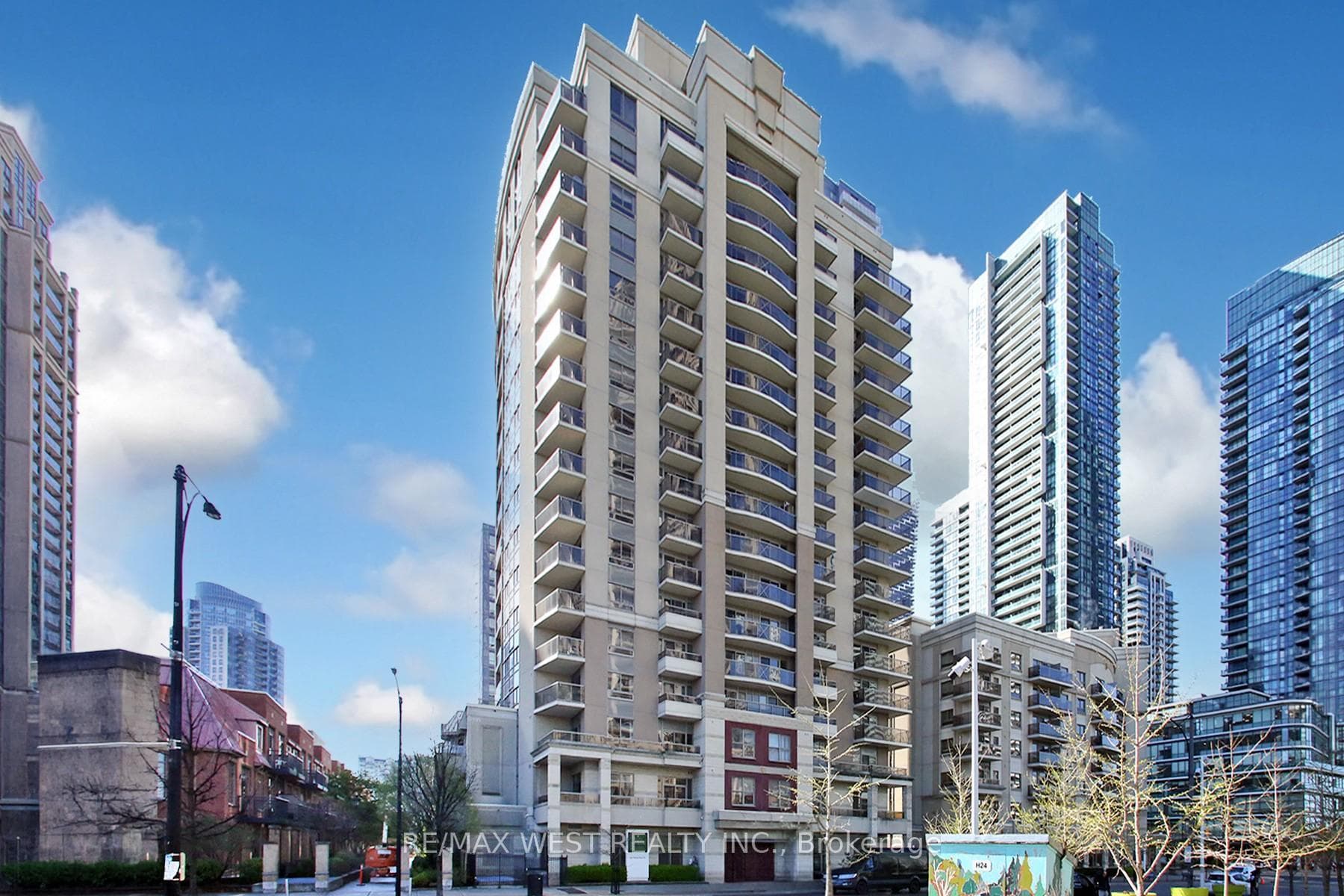 350 Princess Royal Drive Unit 1101