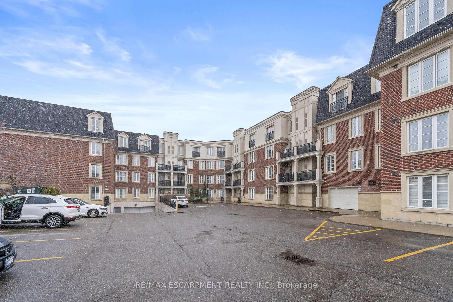 3351 Cawthra Road Unit 116
