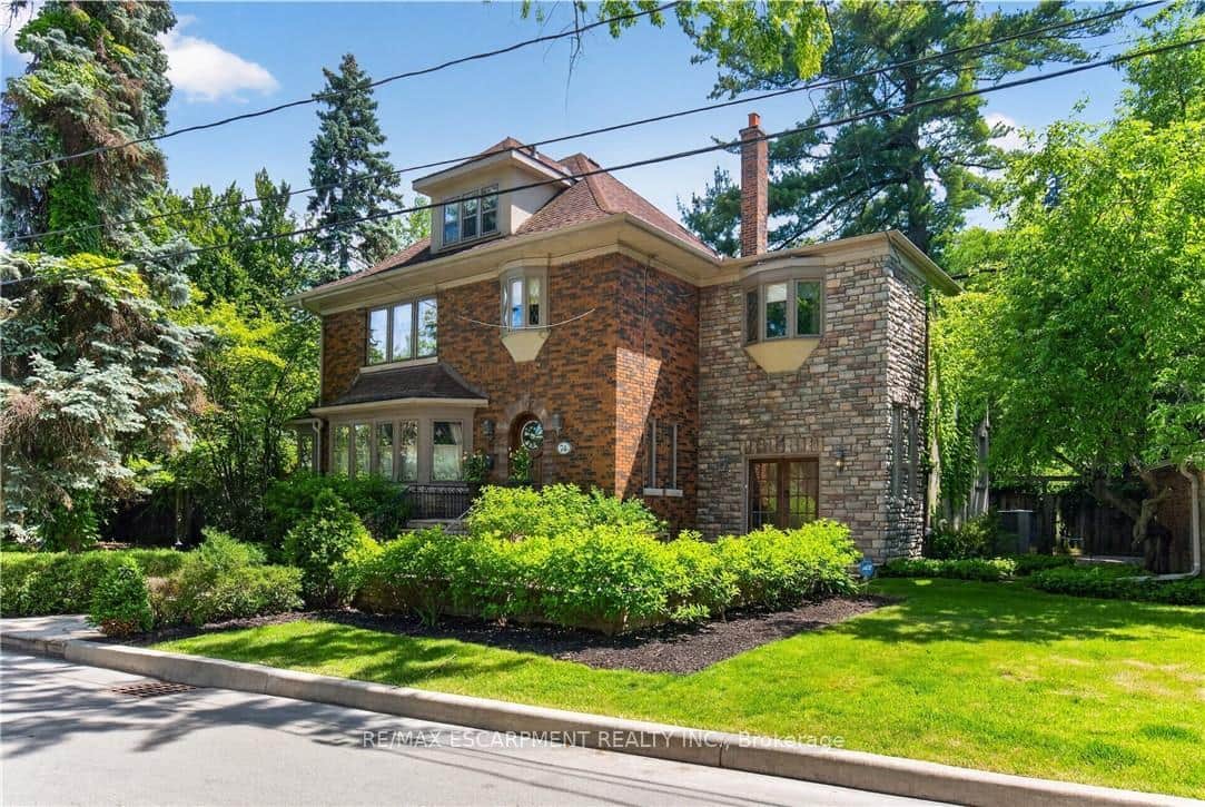 74 OAK KNOLL Drive