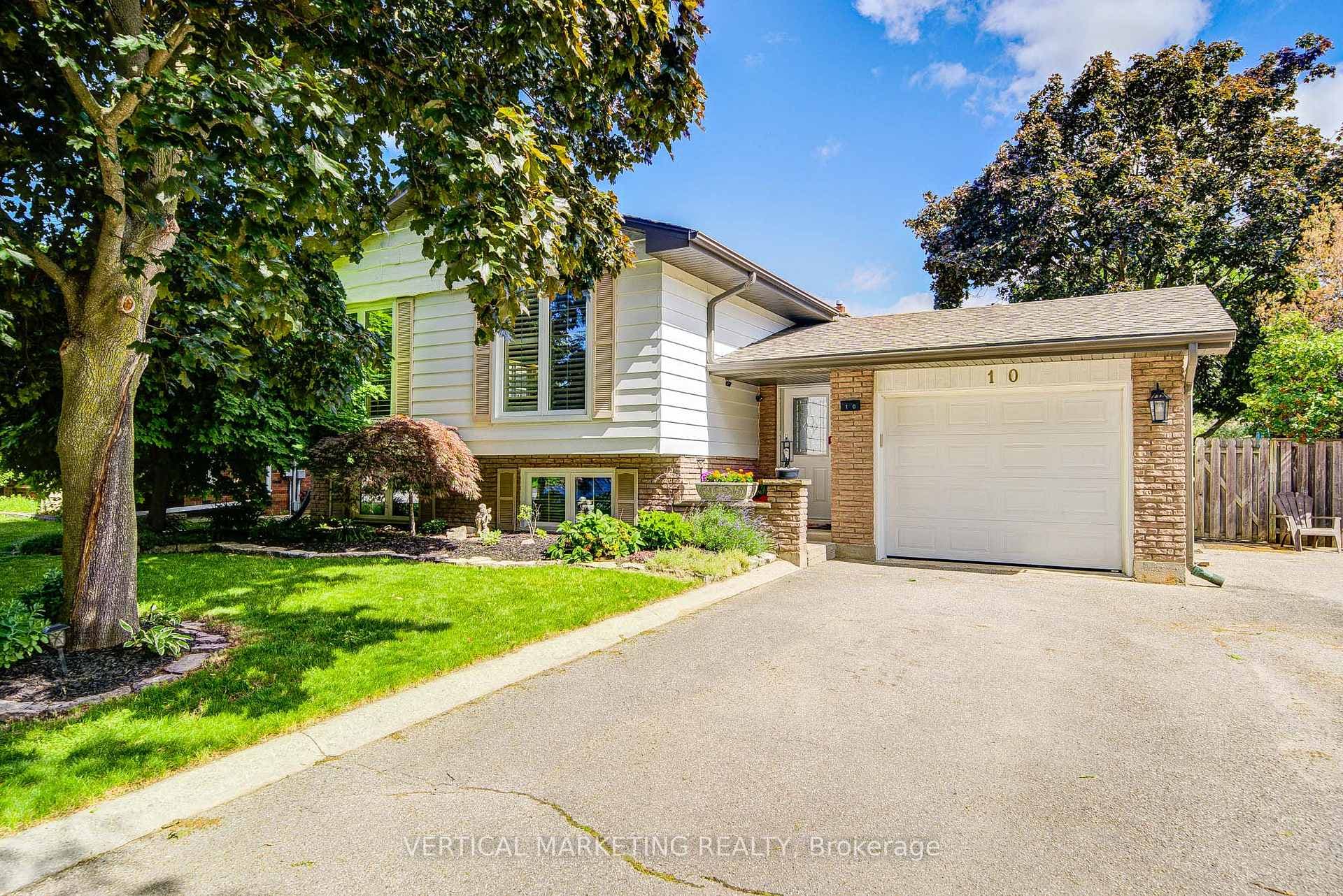 10 Crabapple Court