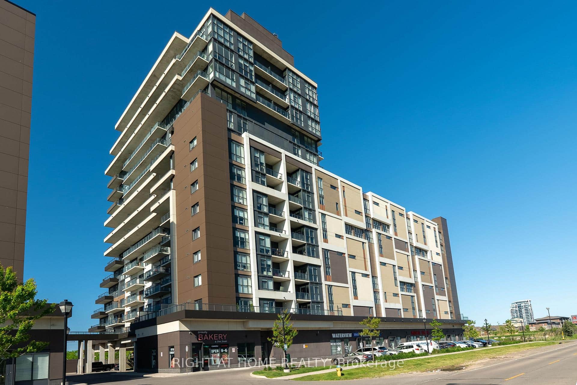 560 North Service Road Unit 807