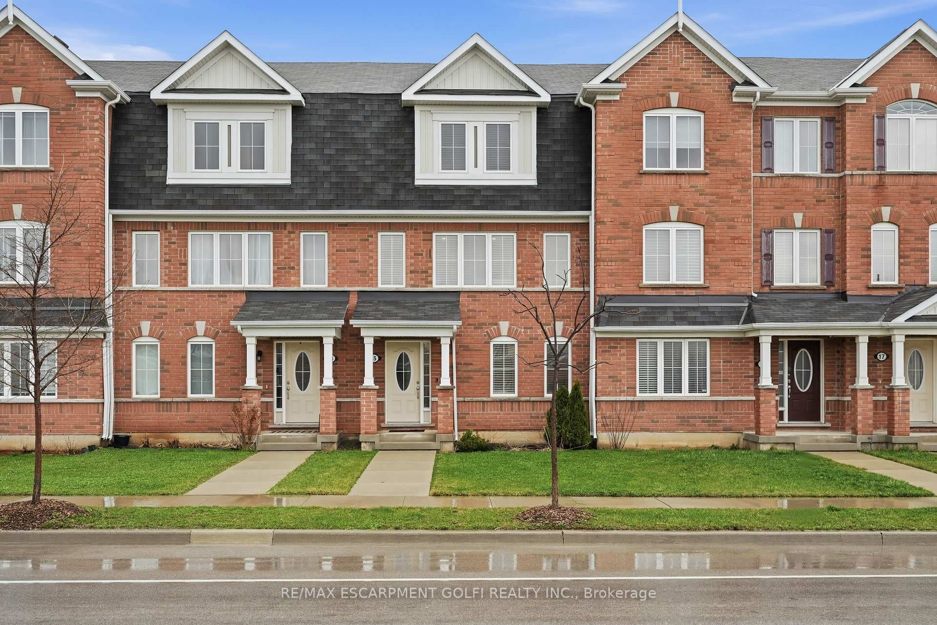 230 Avonsyde Boulevard Unit 15