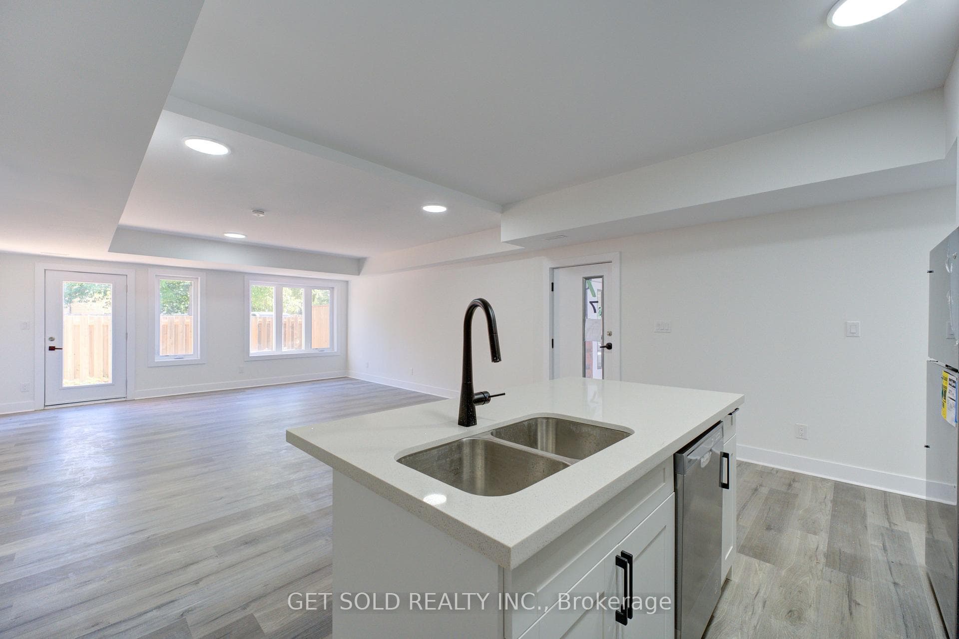 6701 Thorold Stone Road Unit 7