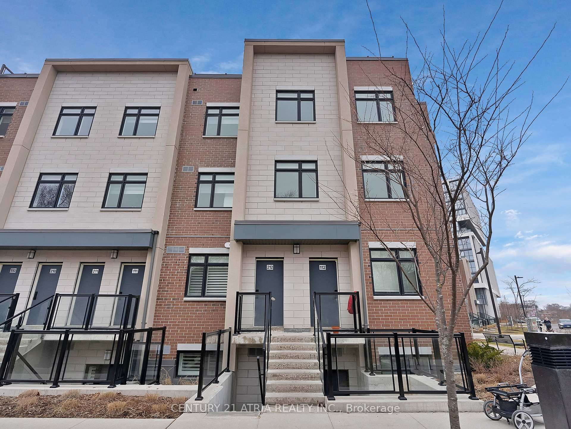 1062 Douglas Mccurdy Common Unit 228