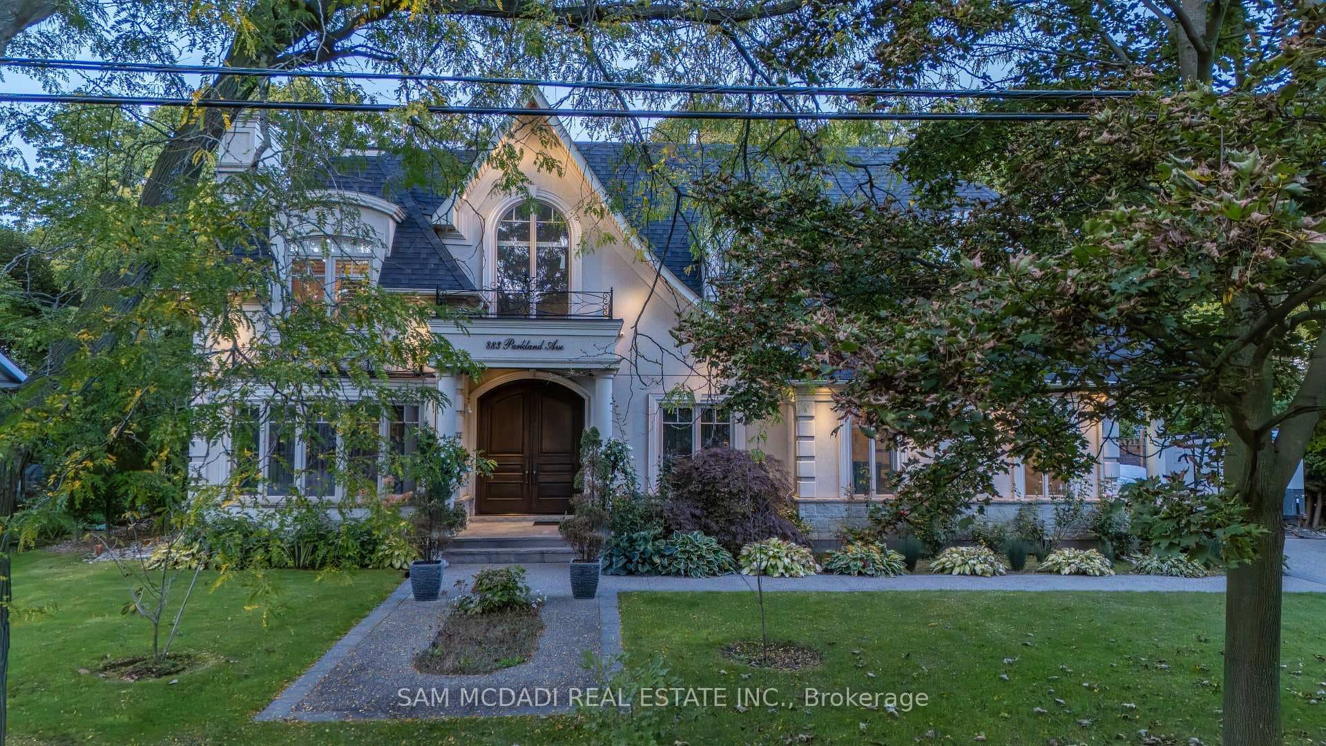 883 Parkland Avenue