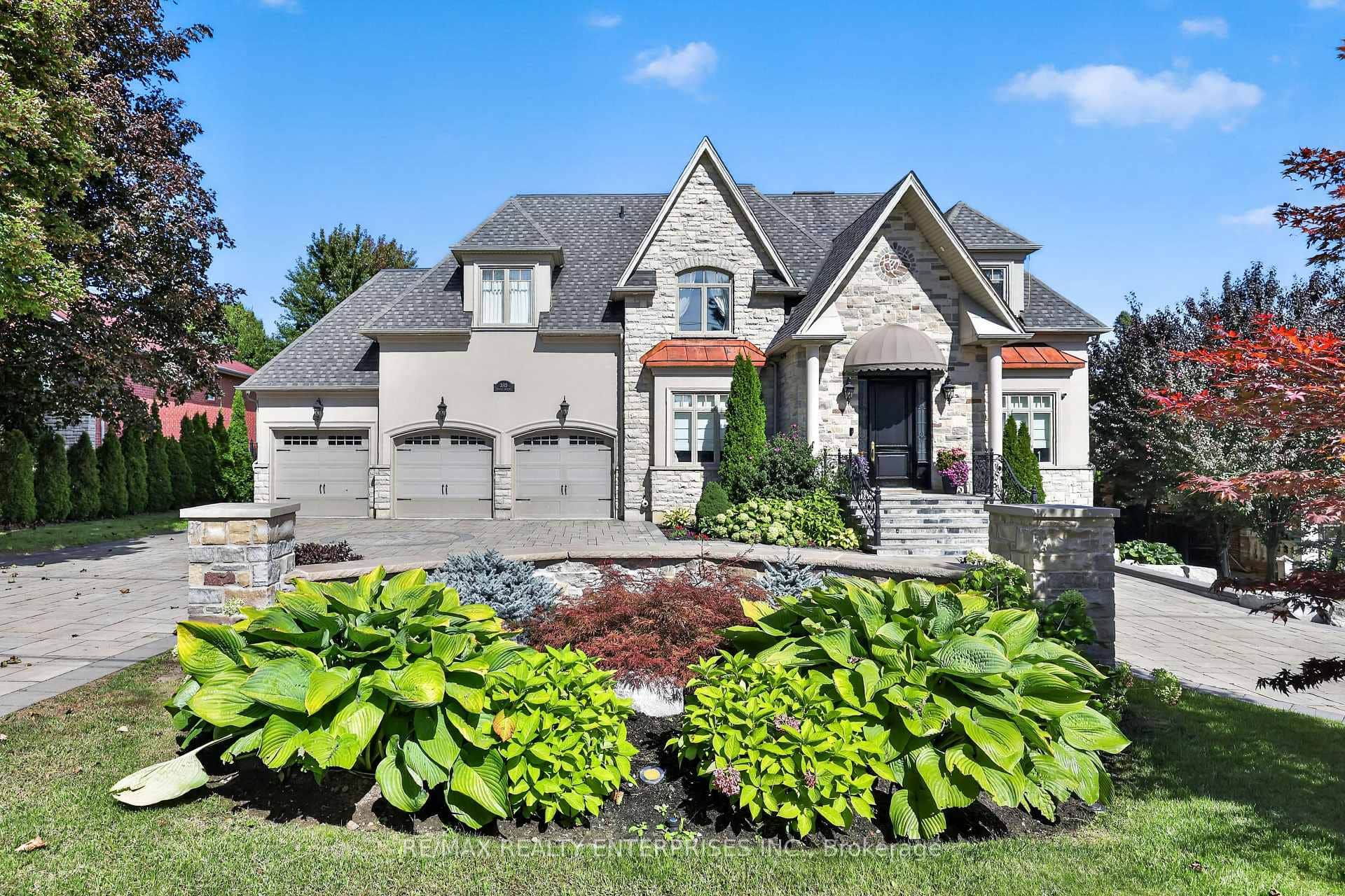 2513 Sharon Crescent