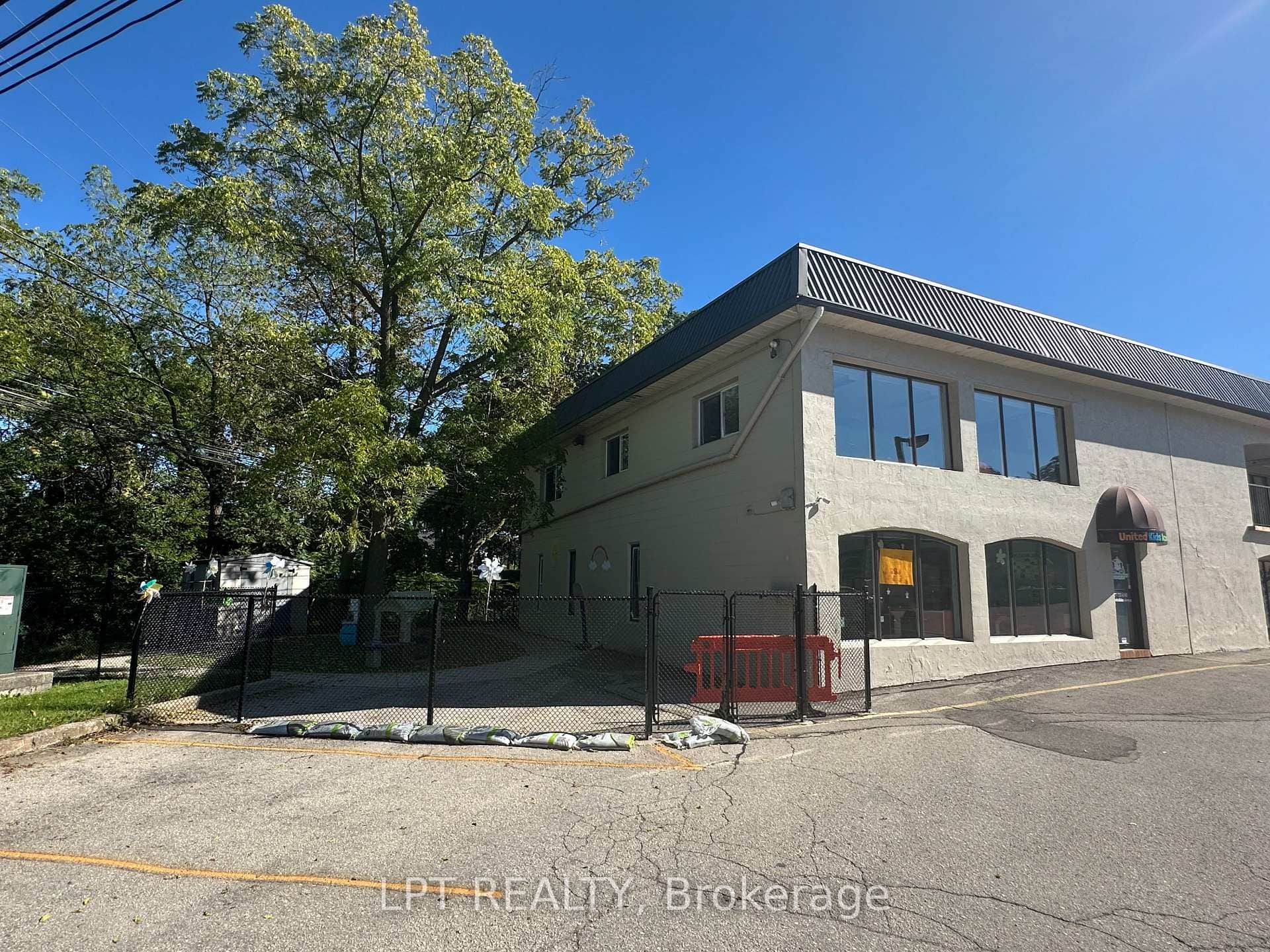 76 Main Street Unit 13-14