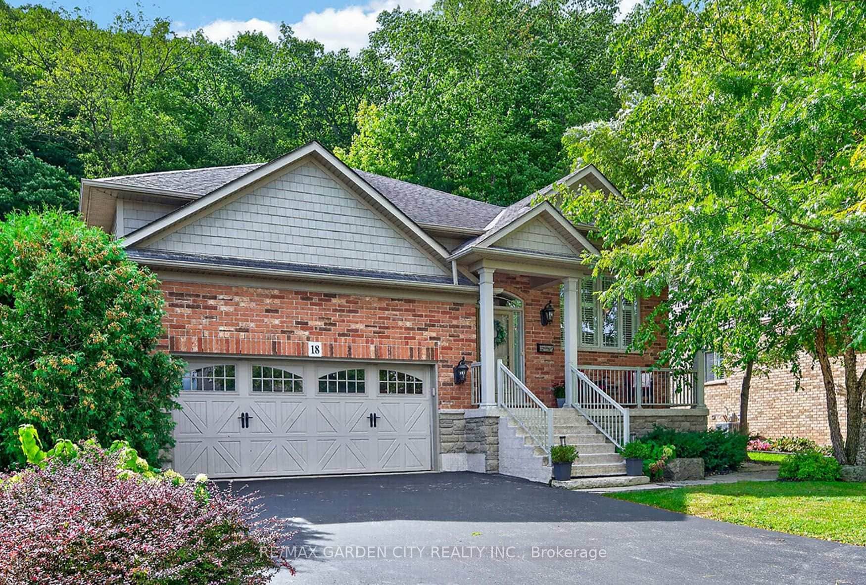 18 HEATHCOTE Court