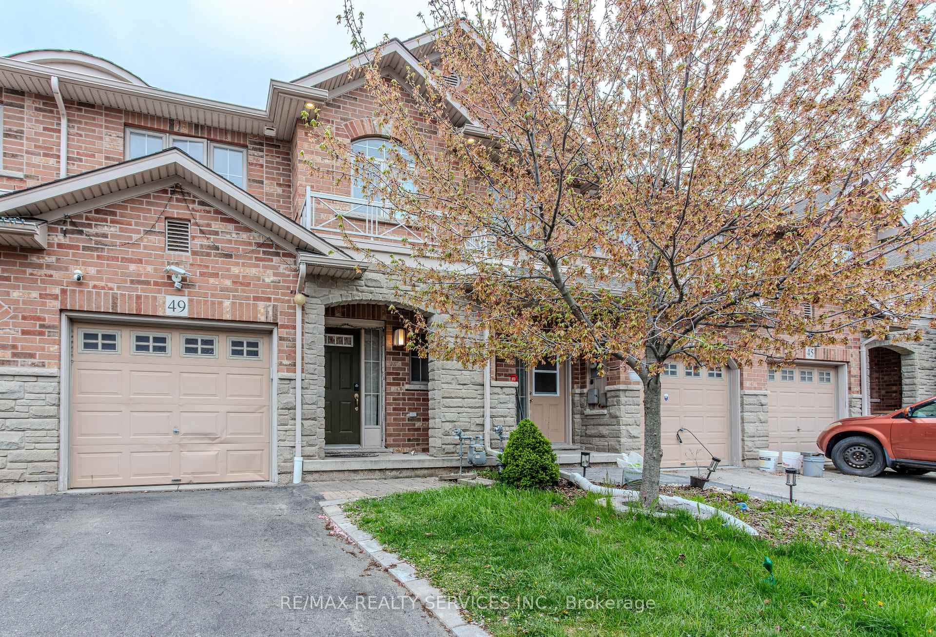 49 Marina Point Crescent