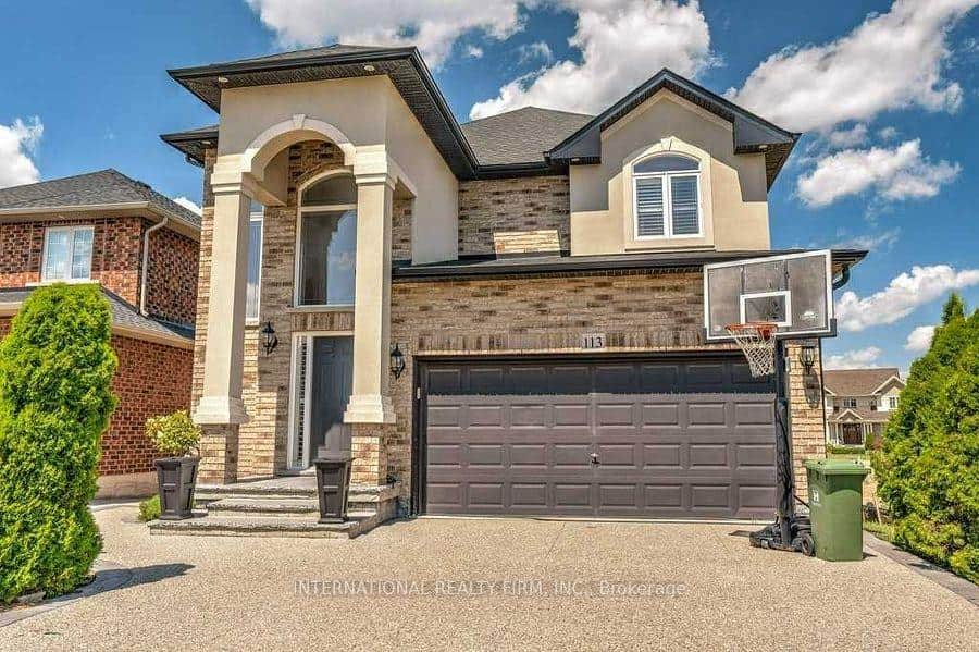 113 Whitefish Crescent