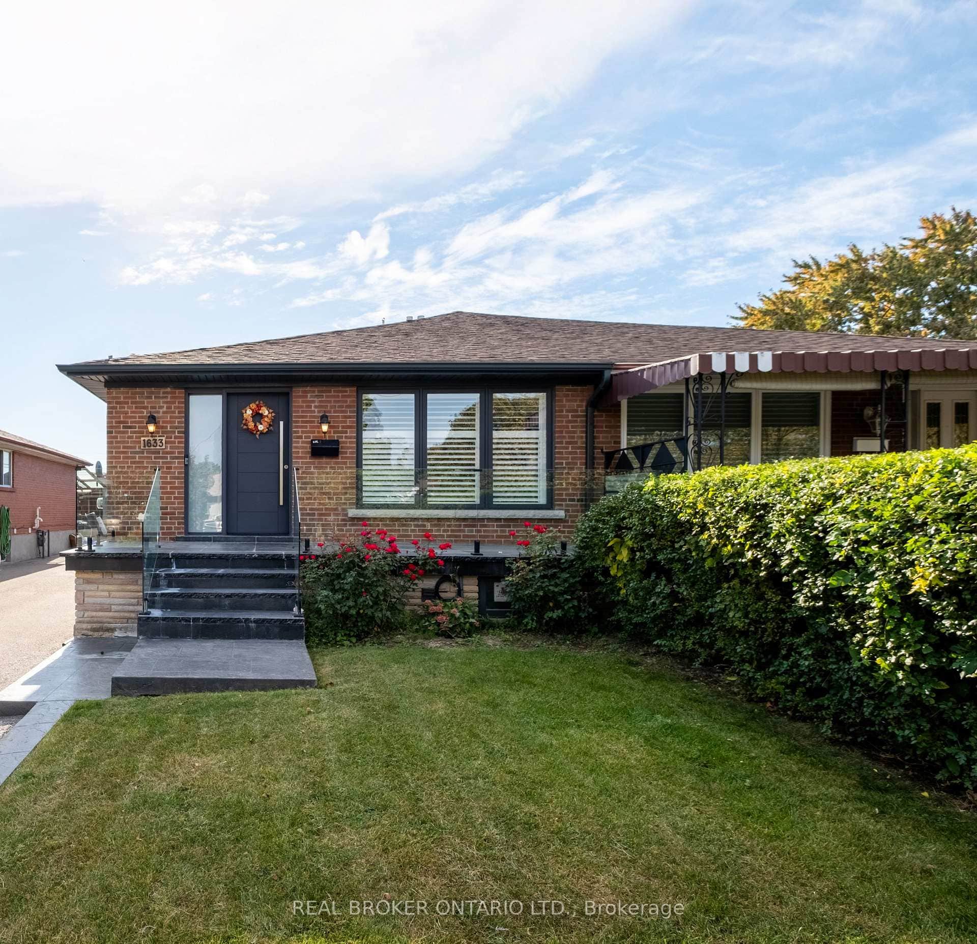 1633 Coram Crescent