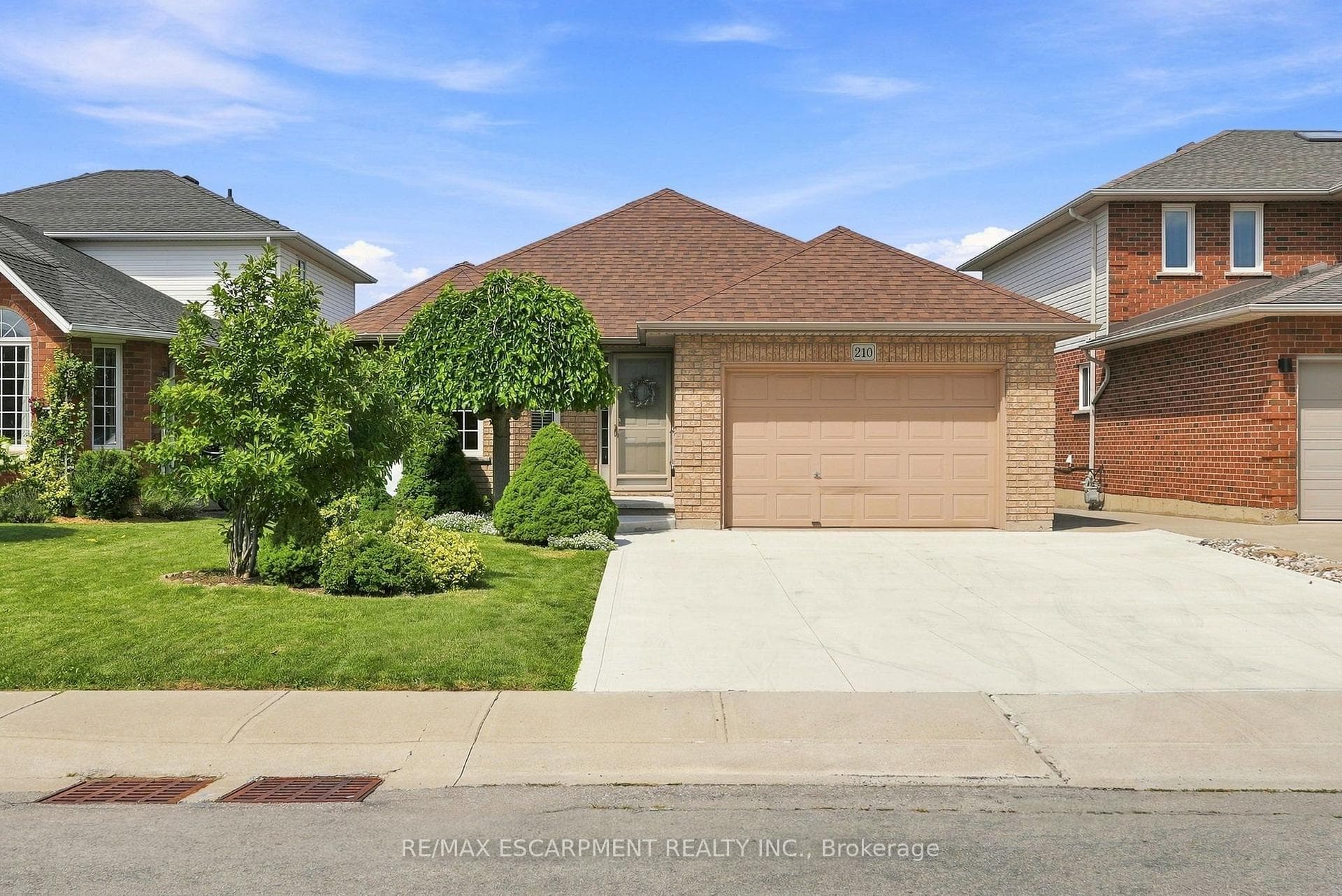 210 BASTILLE Street