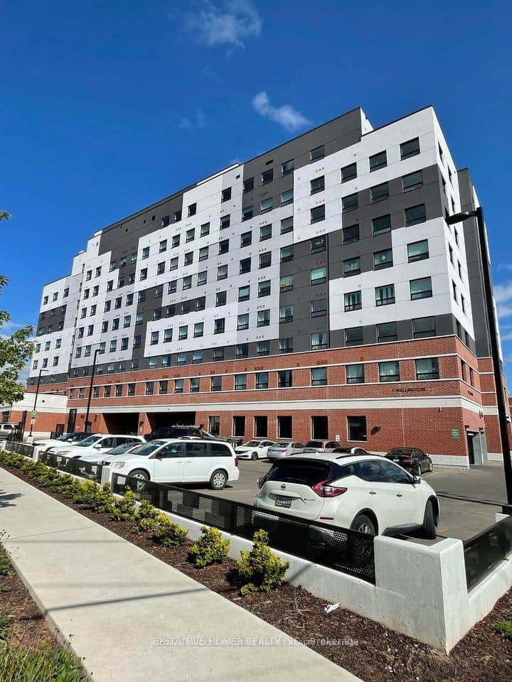 1 Wellington Street Unit 611