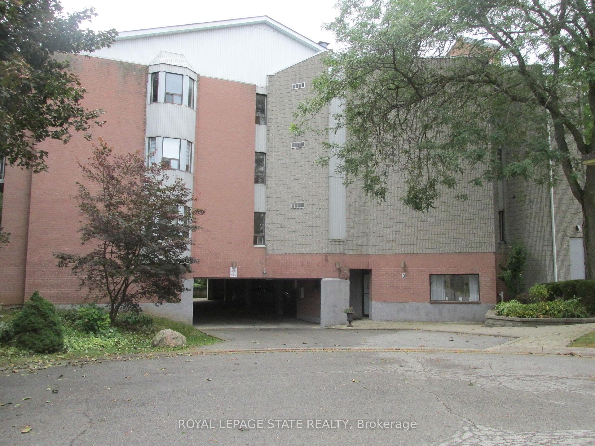 5 Niagara Street Unit 203