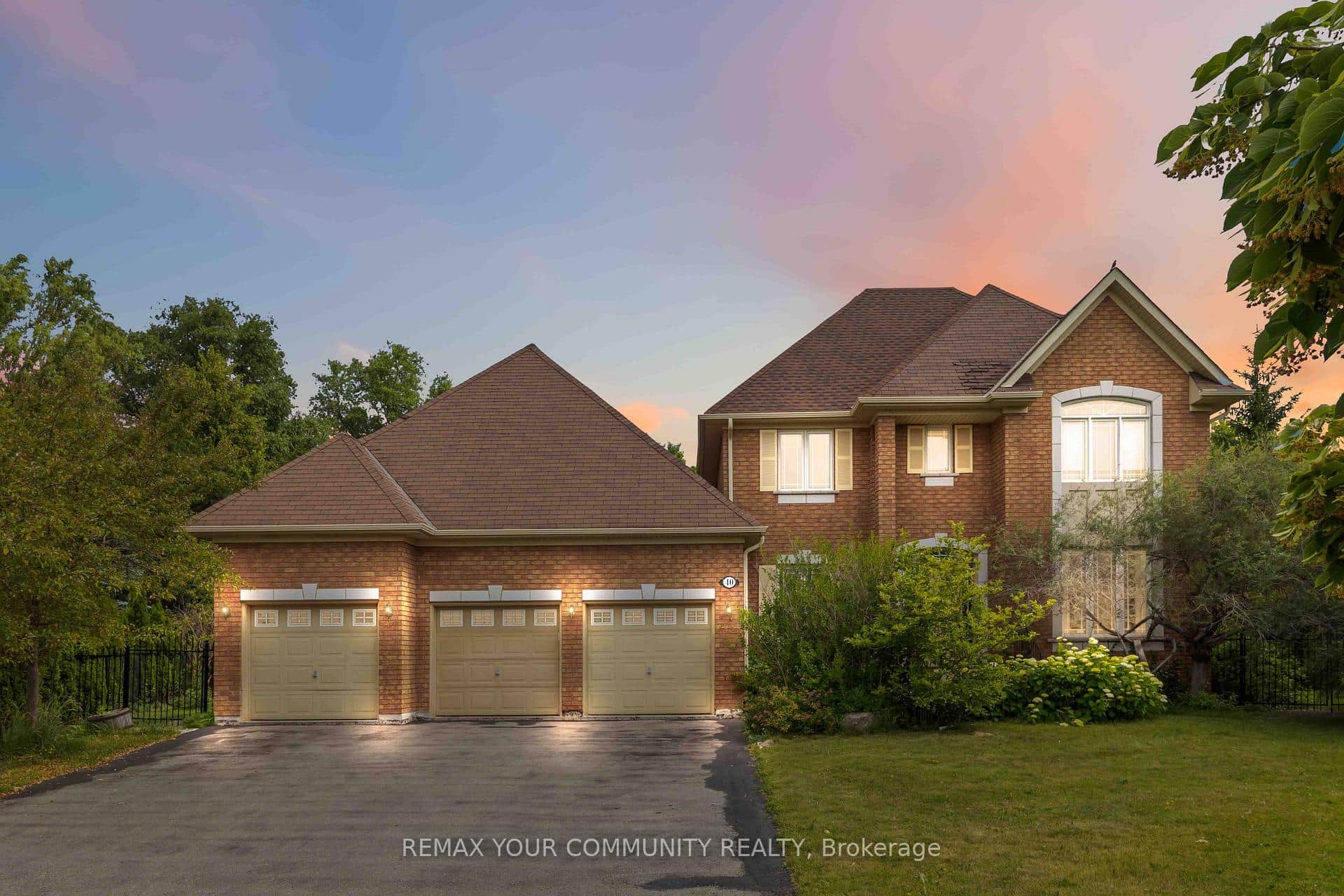 40 Hunterwood Chase