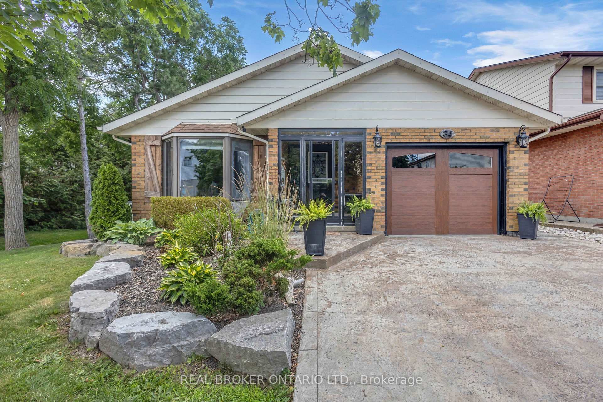 34 Elmvale Court