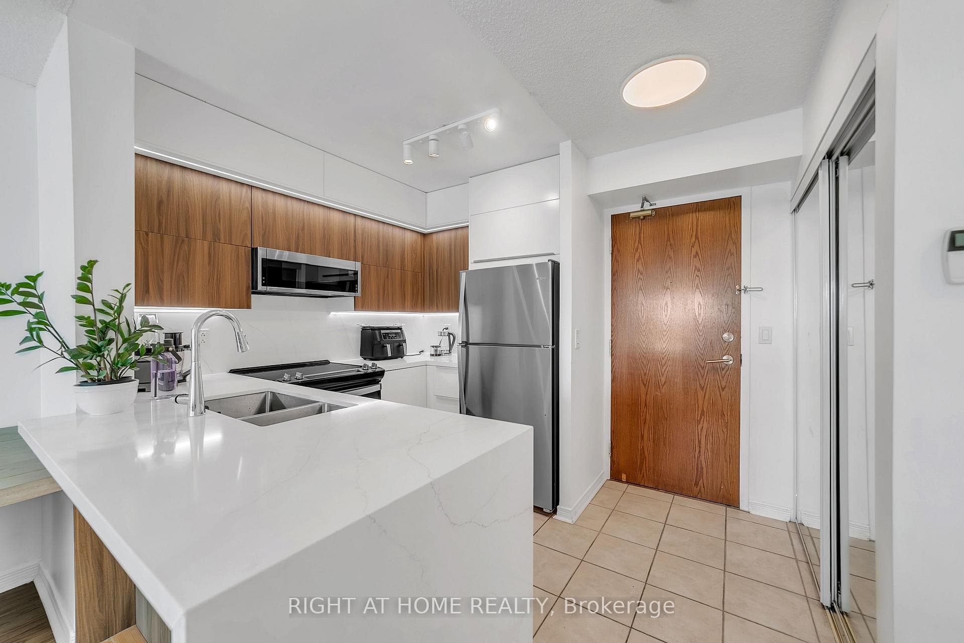 11 Oneida Crescent Unit 1202