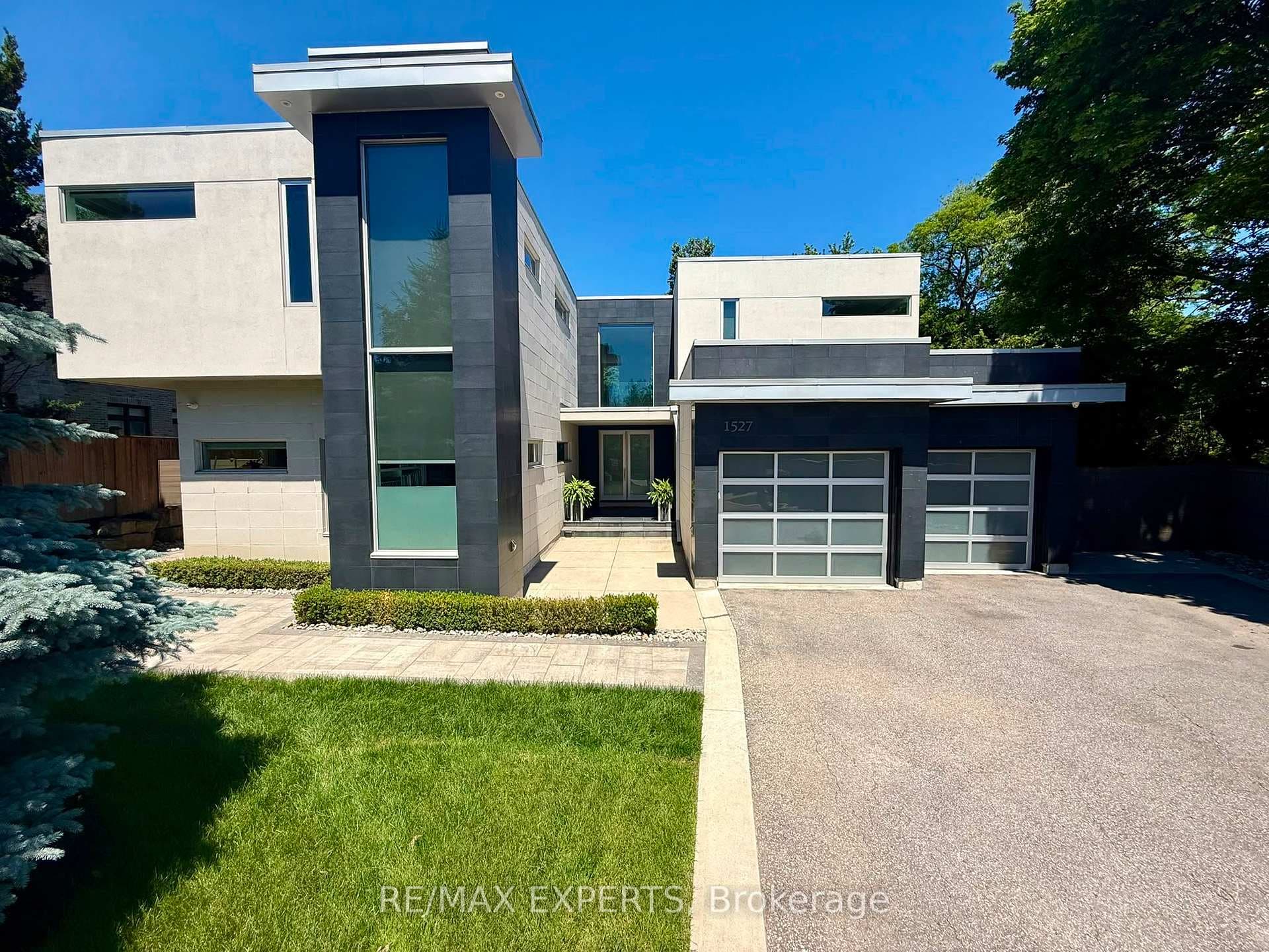 1527 Glenhill Crescent