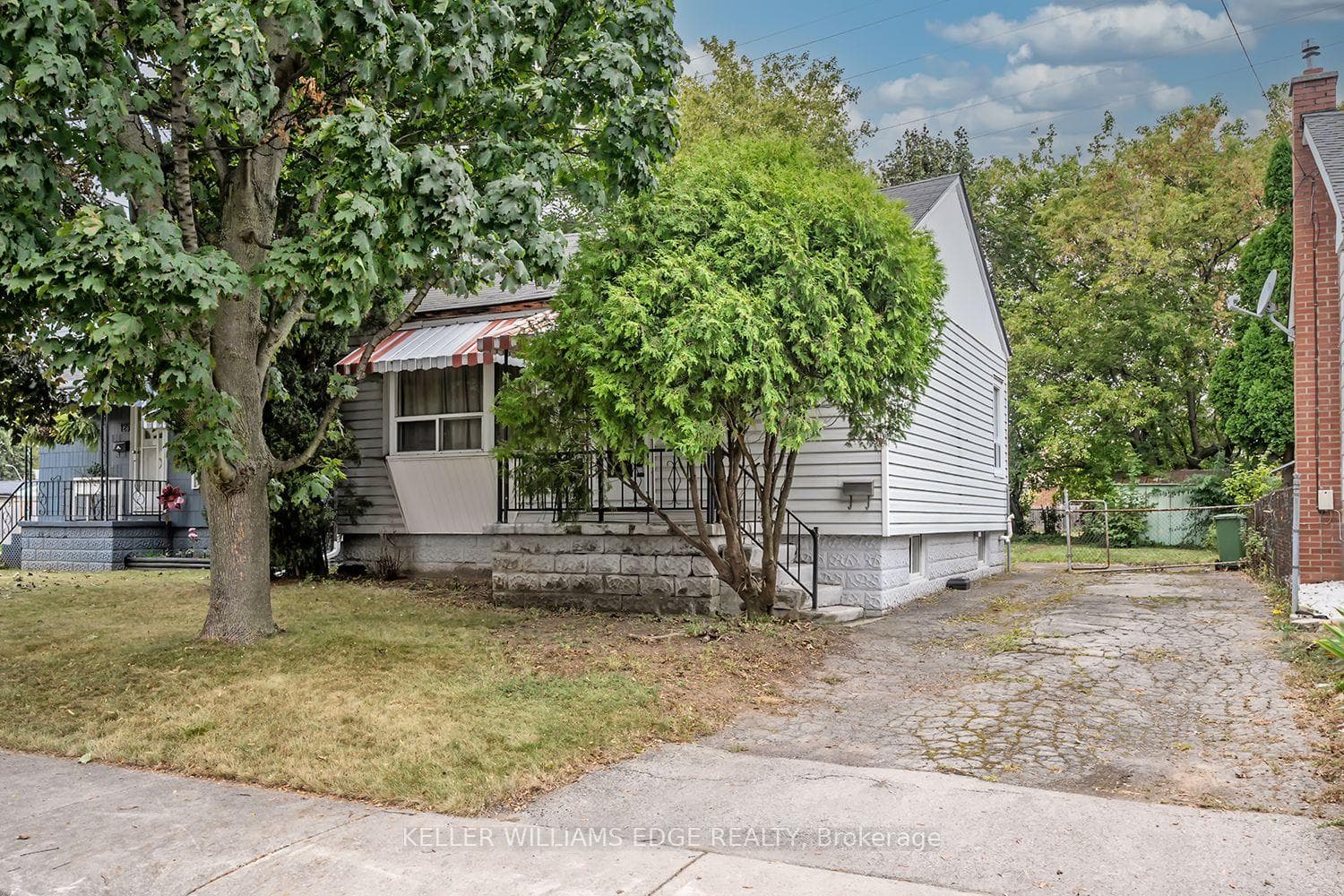 129 Selkirk Avenue