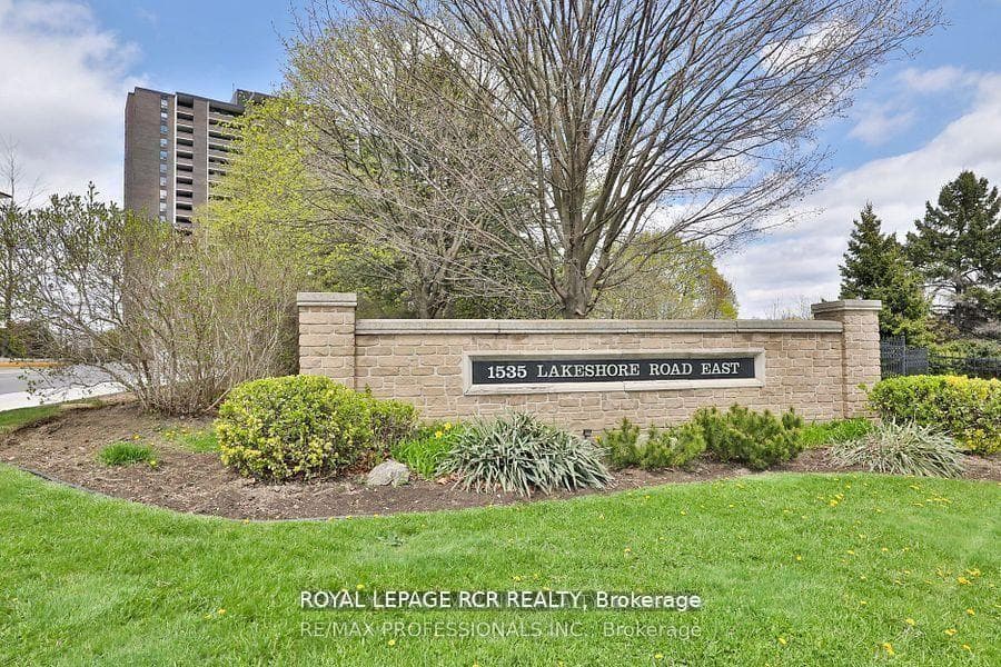 1535 Lakeshore Road Unit 205