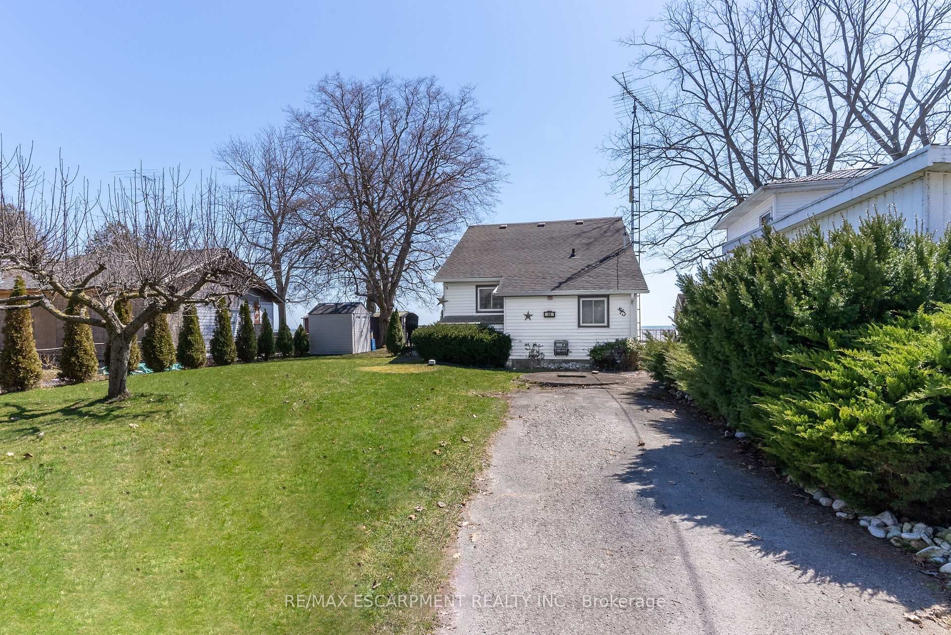 38 Lake Road