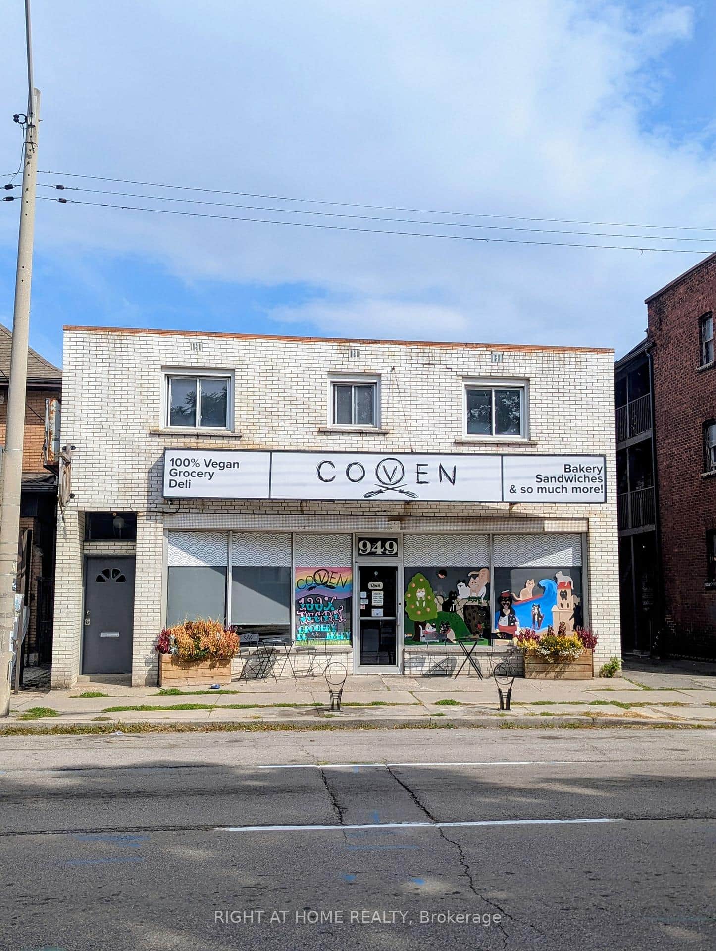 949 Main Street