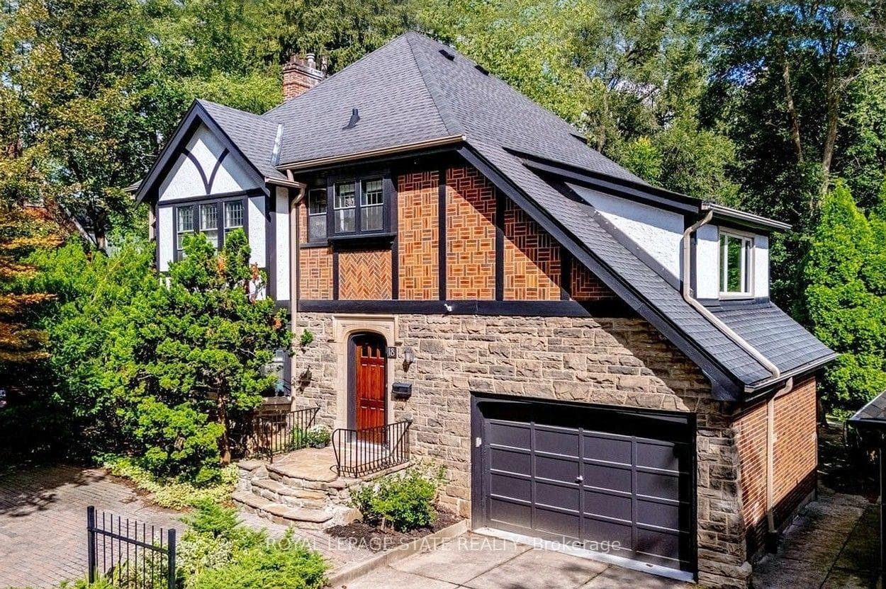 18 Forsyth Avenue