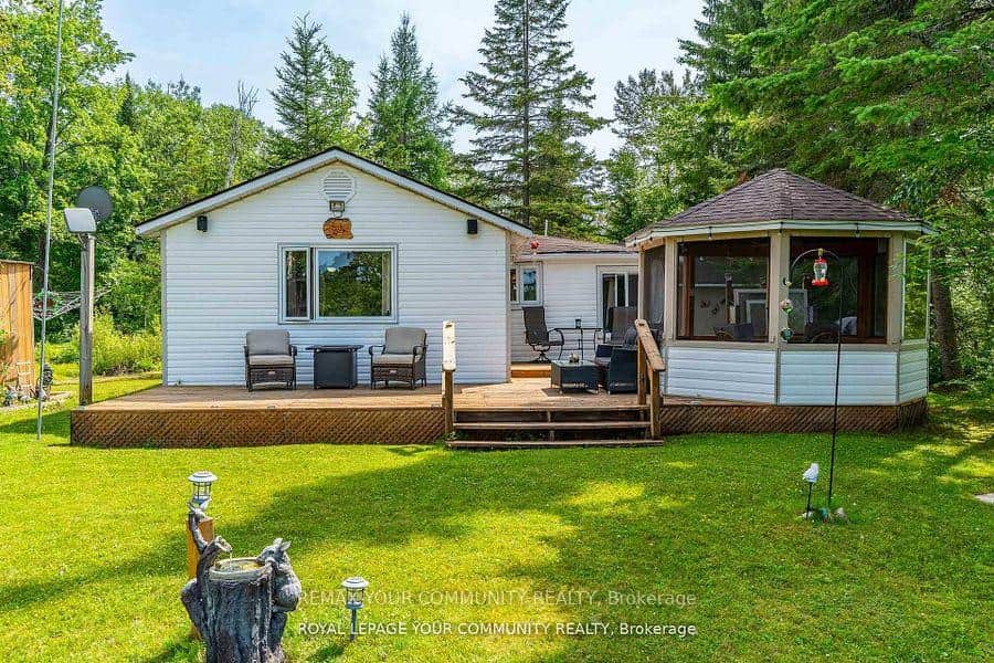 1139 Canuck Trail