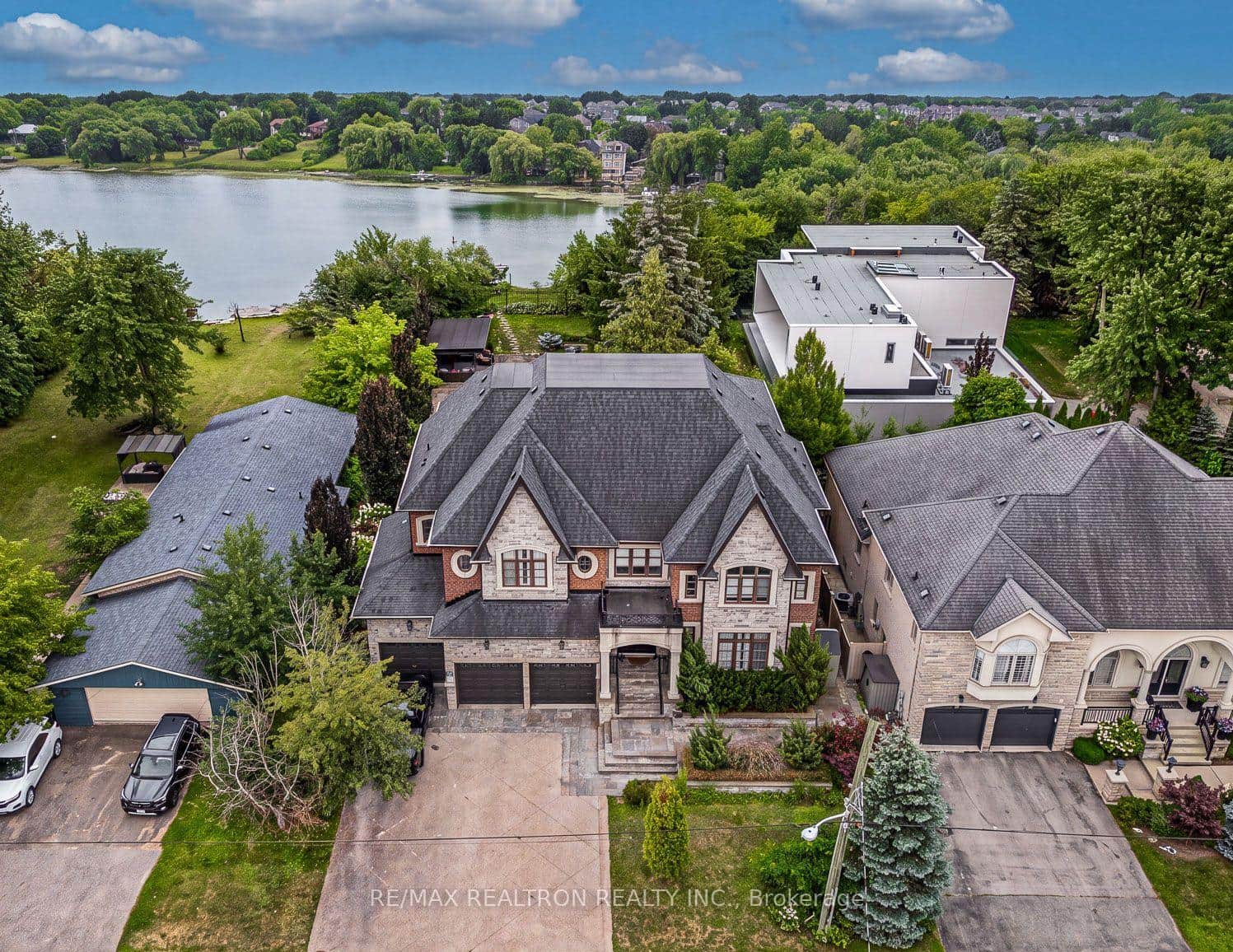 173 Lakeland Crescent