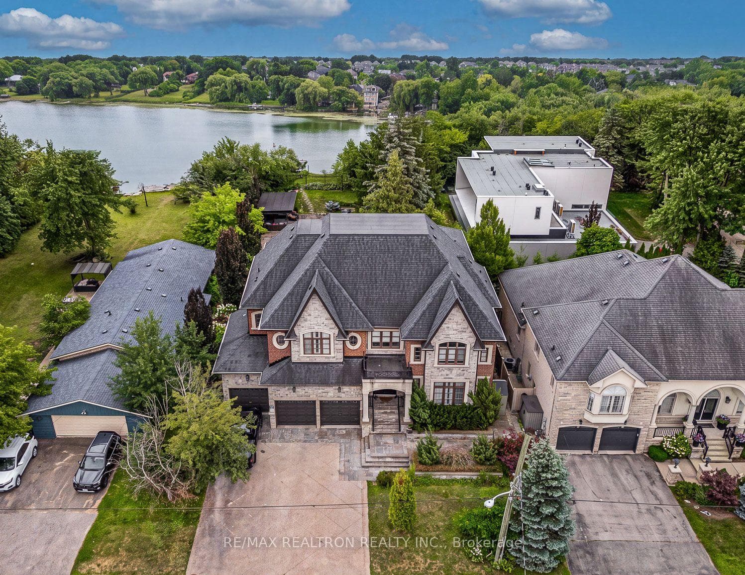 173 Lakeland Crescent