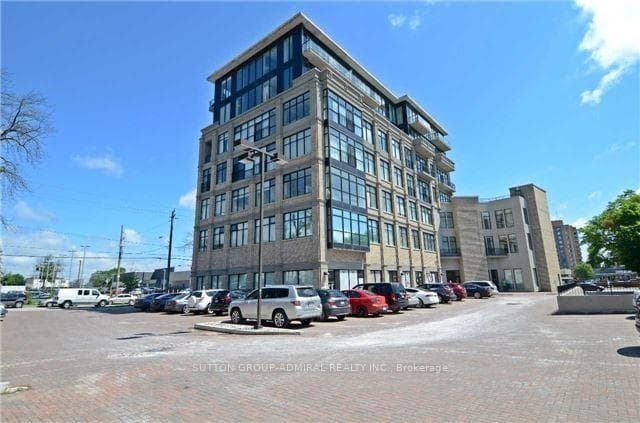 10376 Yonge Street Unit 208