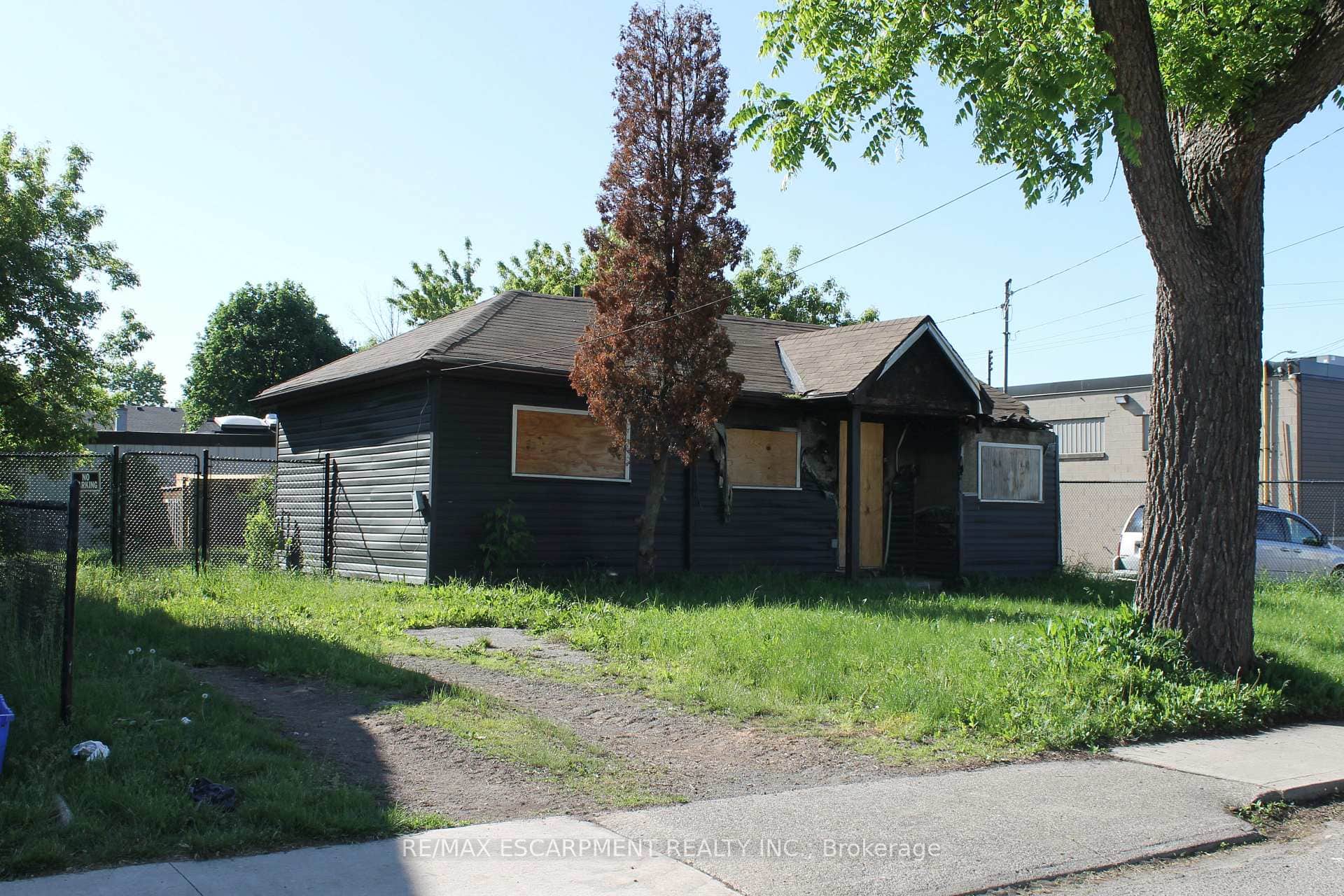 127 Robins Avenue