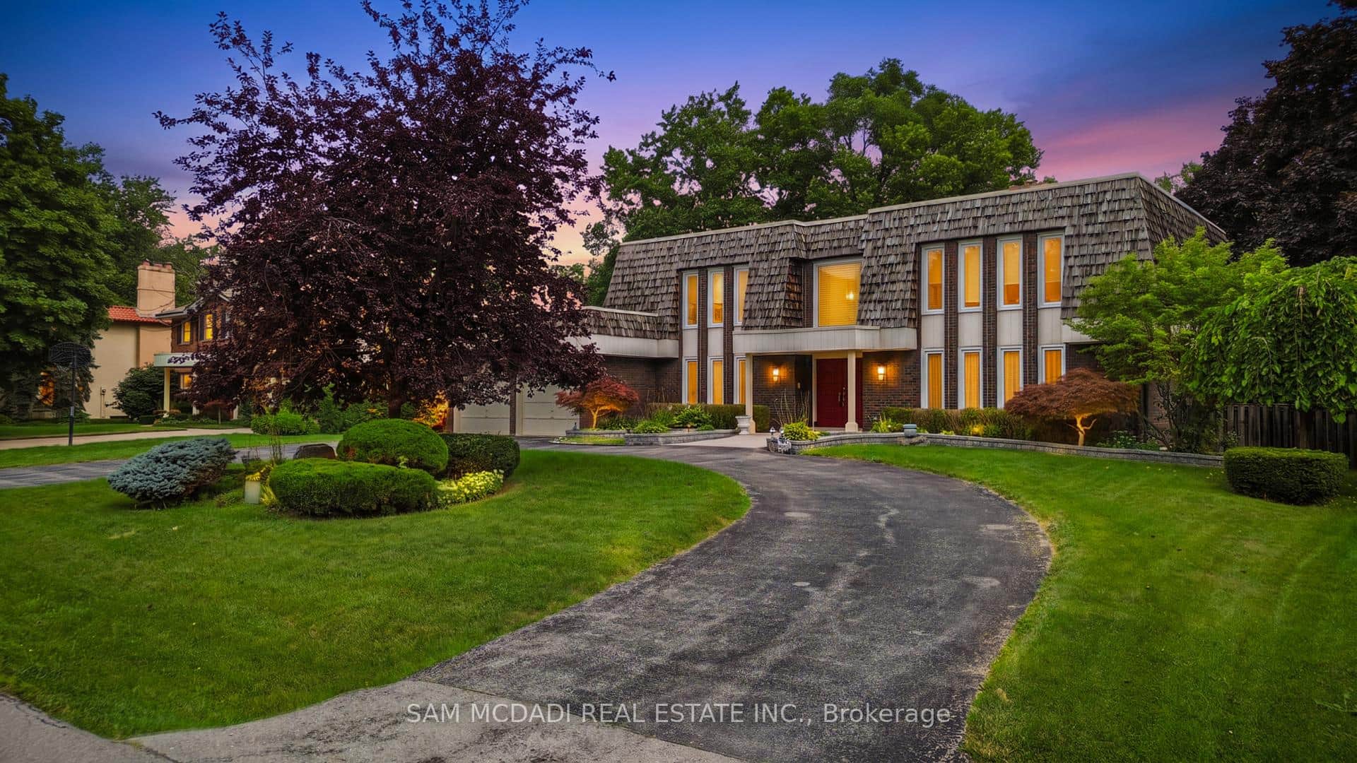 2145 Oneida Crescent