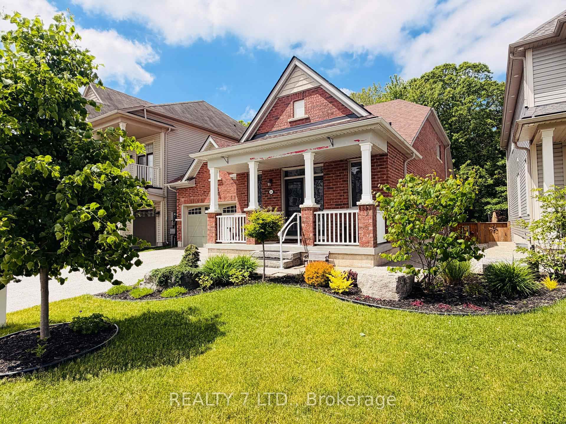 8541 Sweet Chestnut Drive