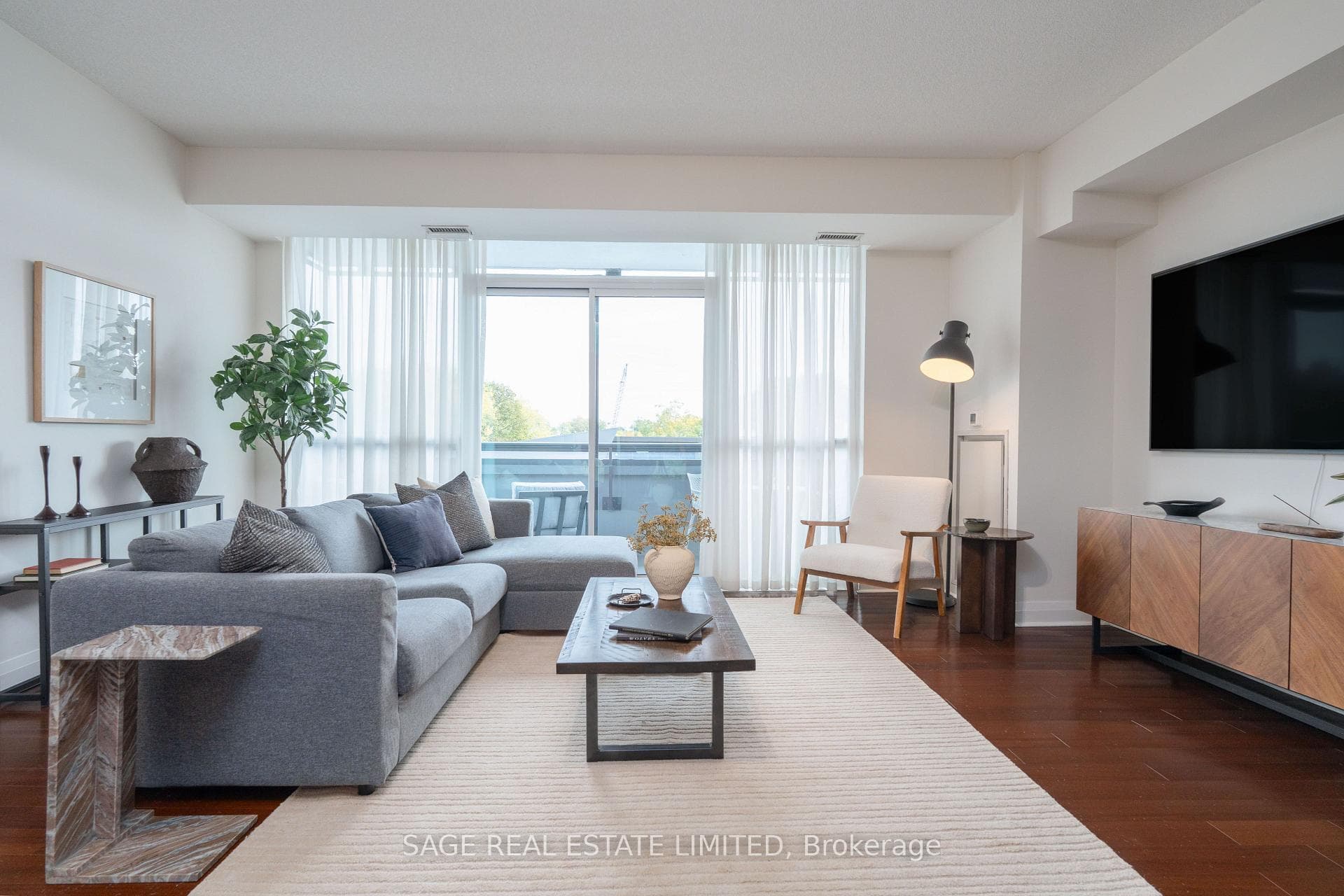 1 Hurontario Street Unit 202