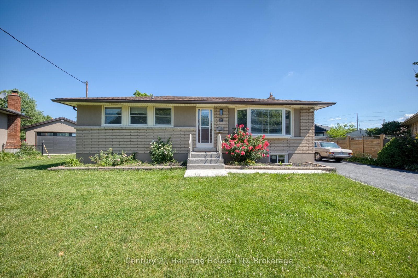 37 Coronation Boulevard Unit upper