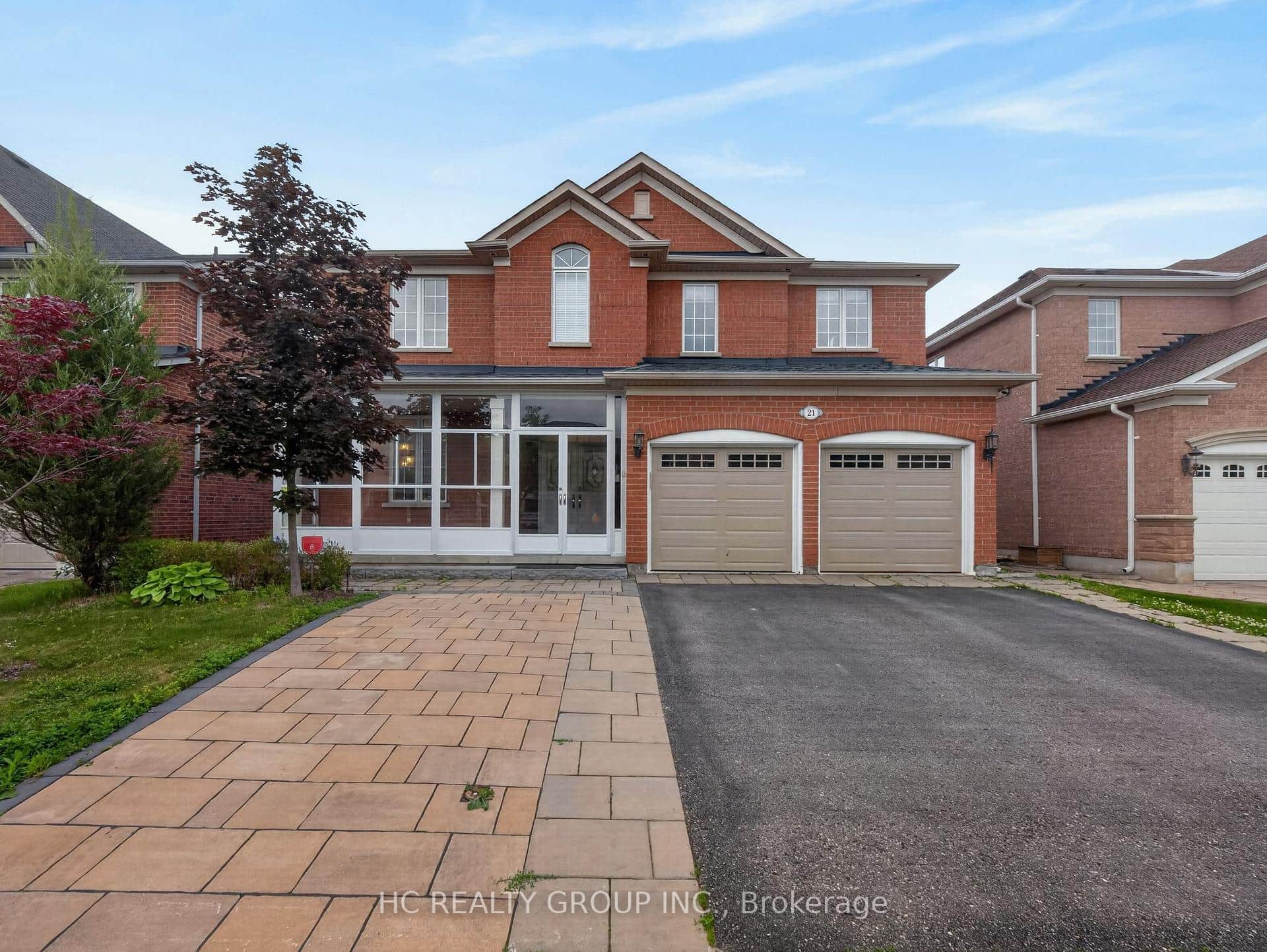 21 Wolf Trail Crescent