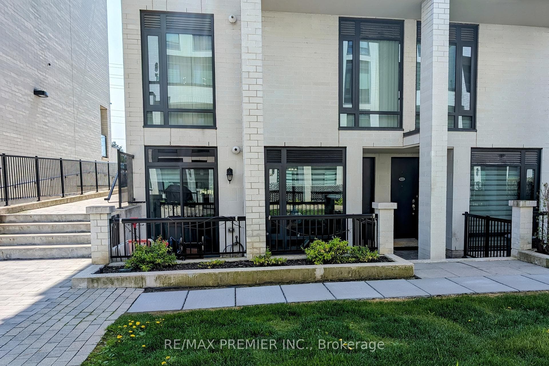 140 Widdicombe Hill Boulevard Unit 624