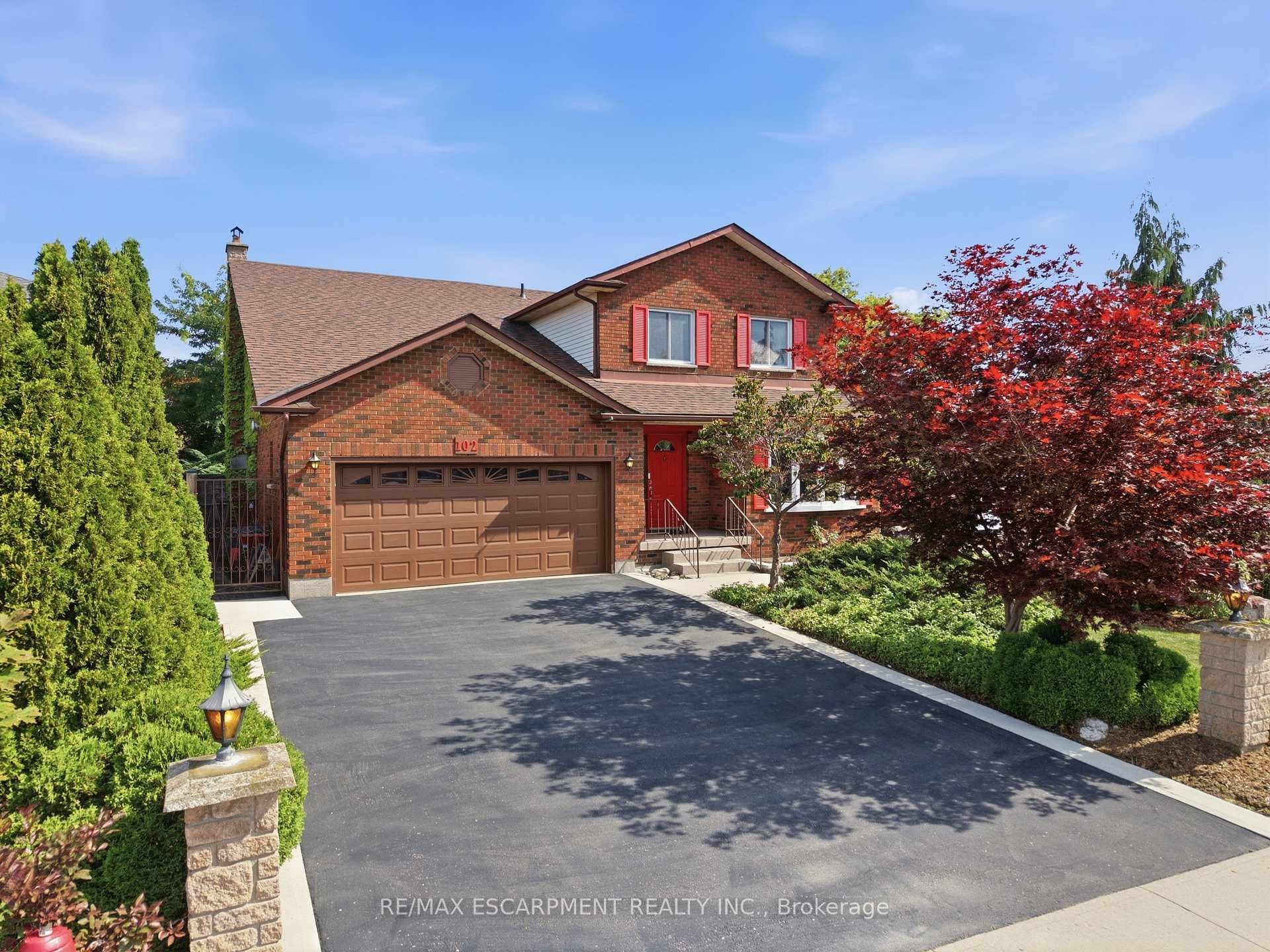102 Trenholme Crescent